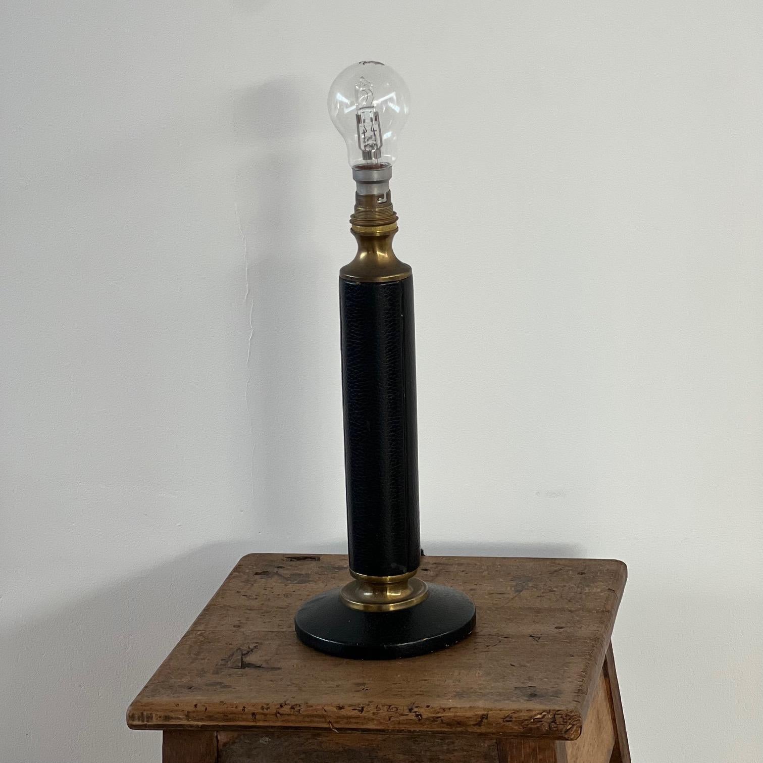 French Mid-Century Black Leather and Brass Table Lamp For Sale 10