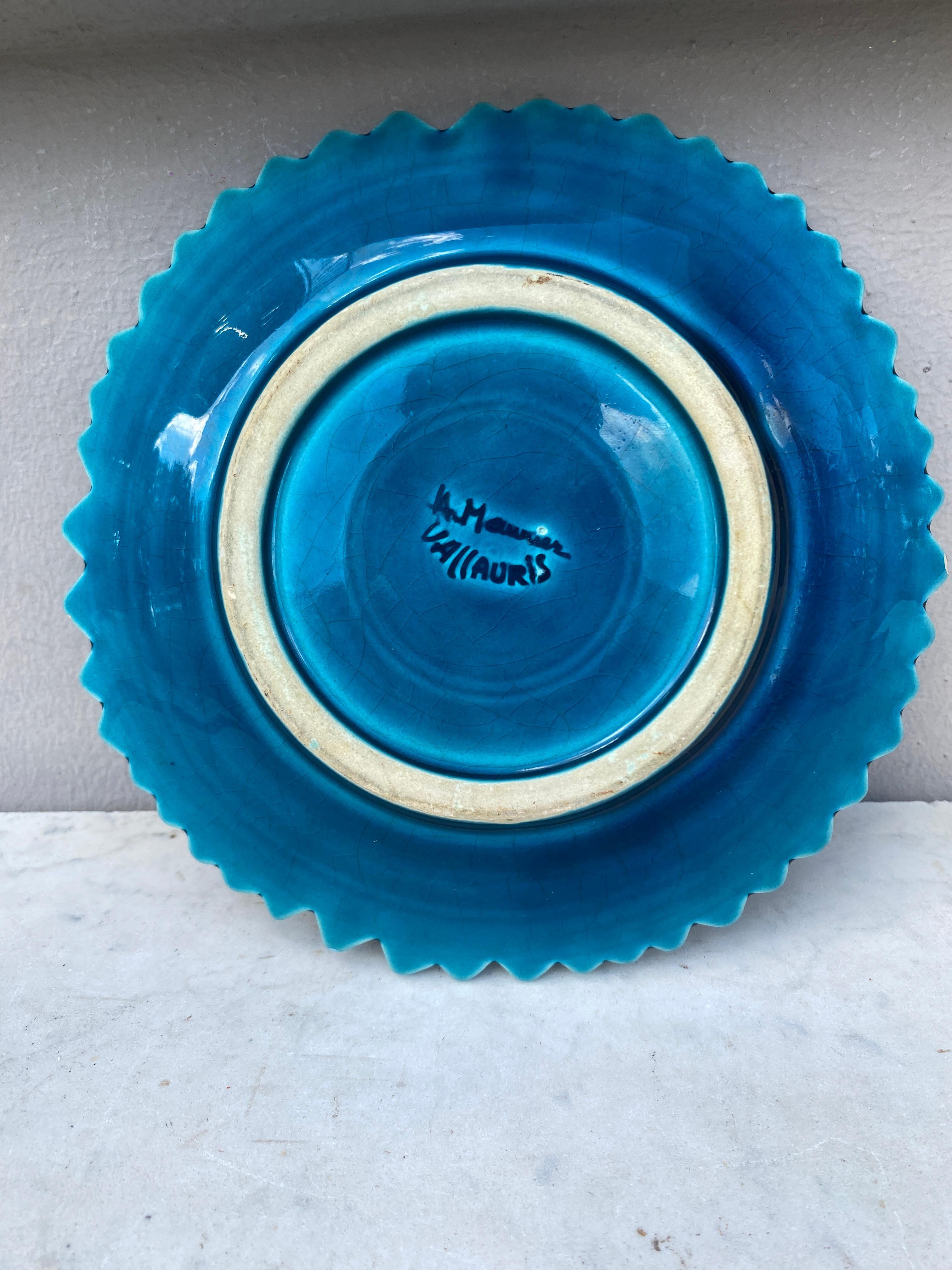 French Mid-Century Blue Majolica Daisy Plate Maunier Vallauris In Good Condition For Sale In Austin, TX