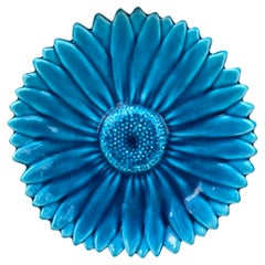 Piatto a margherita in maiolica blu di metà secolo francese Vallauris AM