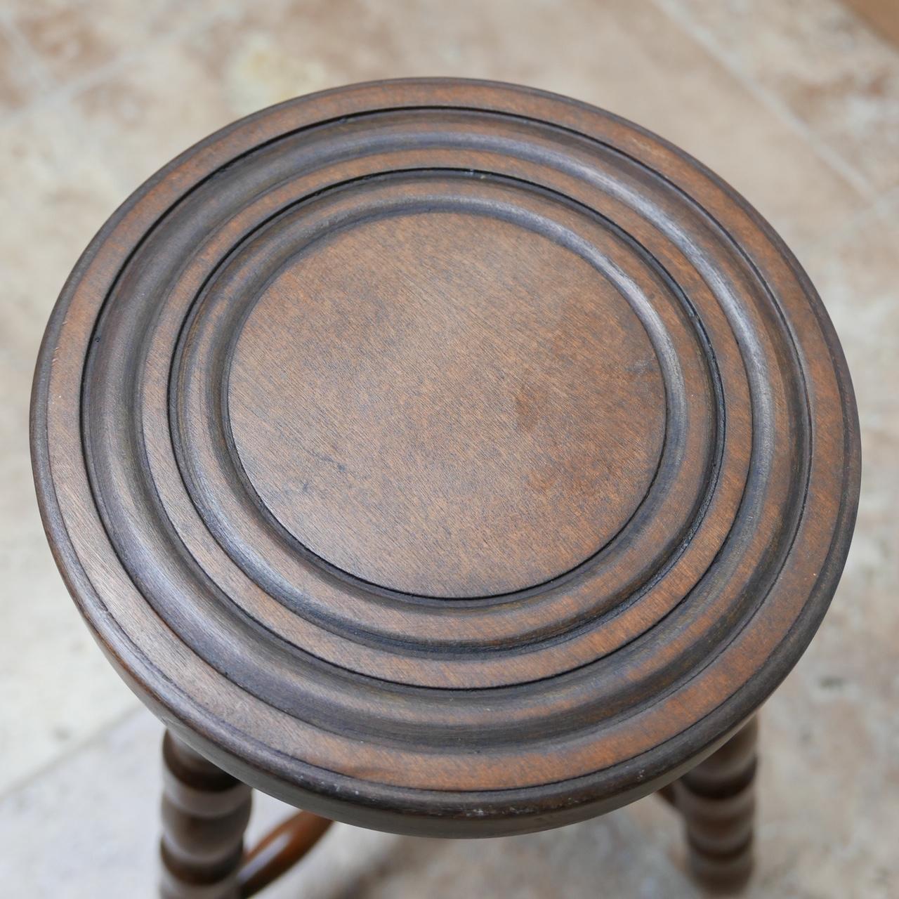 bobbin leg stool