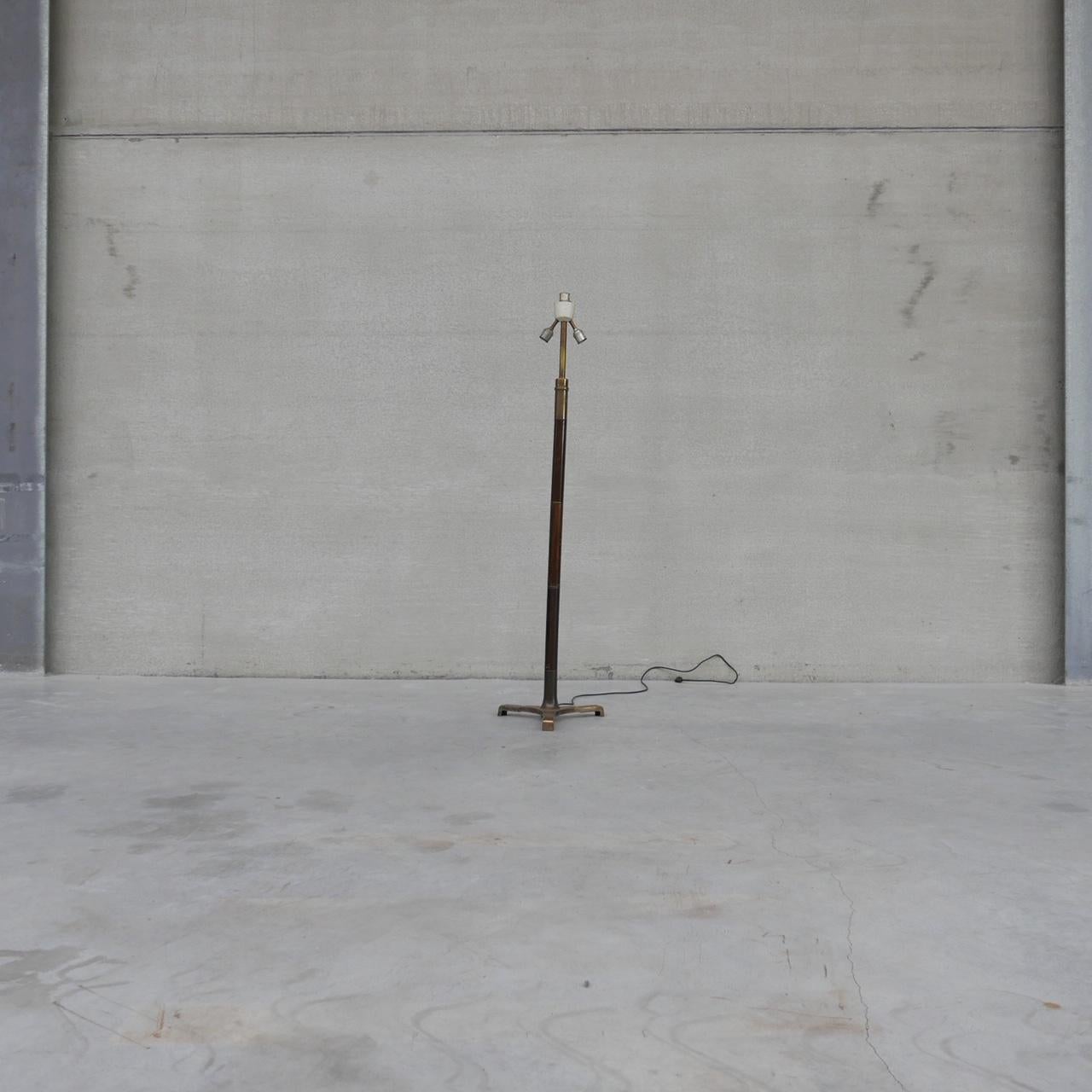 French Mid-Century Brass and Wood Floor Lamp For Sale 2