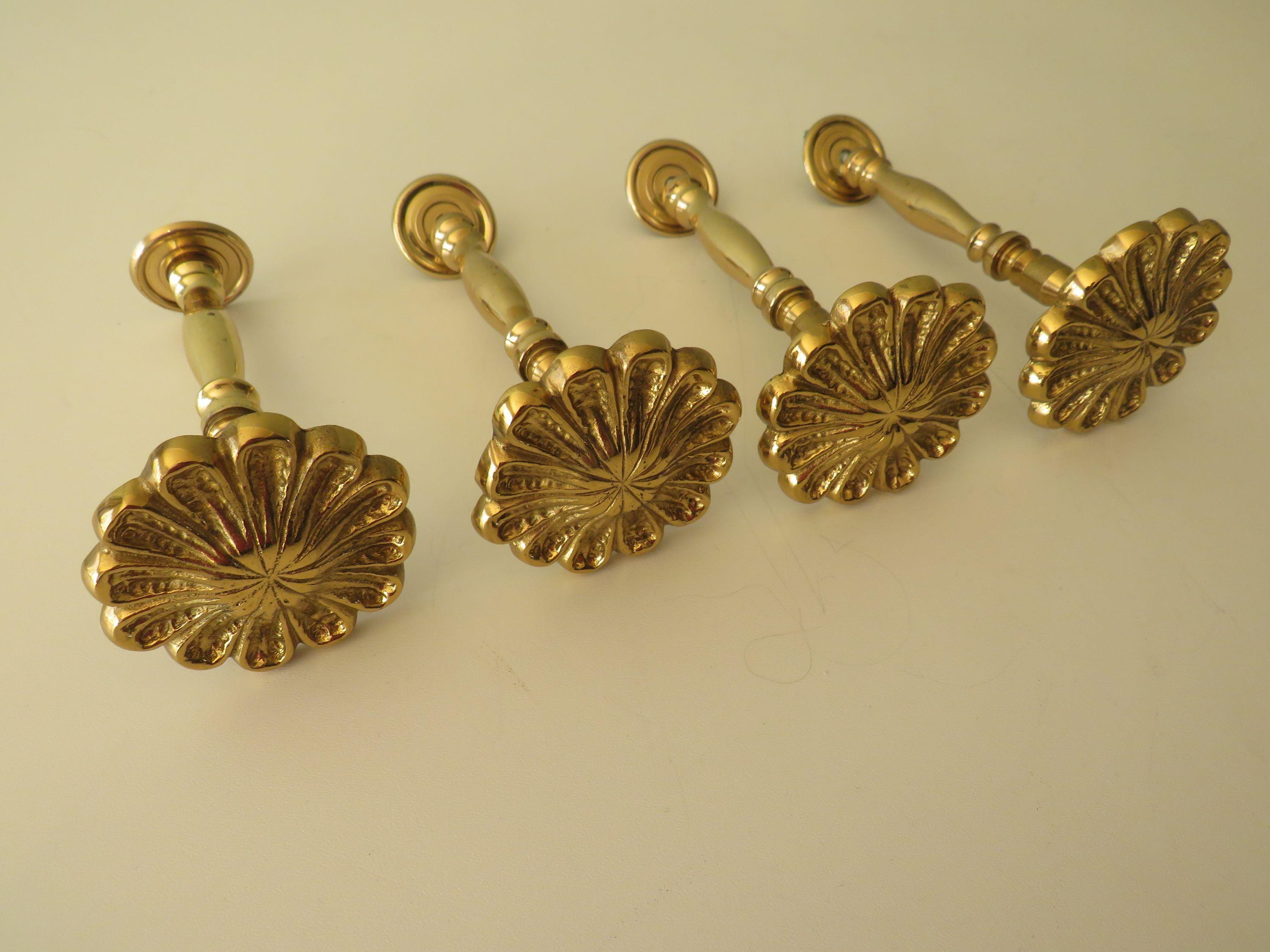 French Midcentury Brass Curtain Holder, Curtain Tie Back, Set of 4 In Good Condition In Herentals, BE