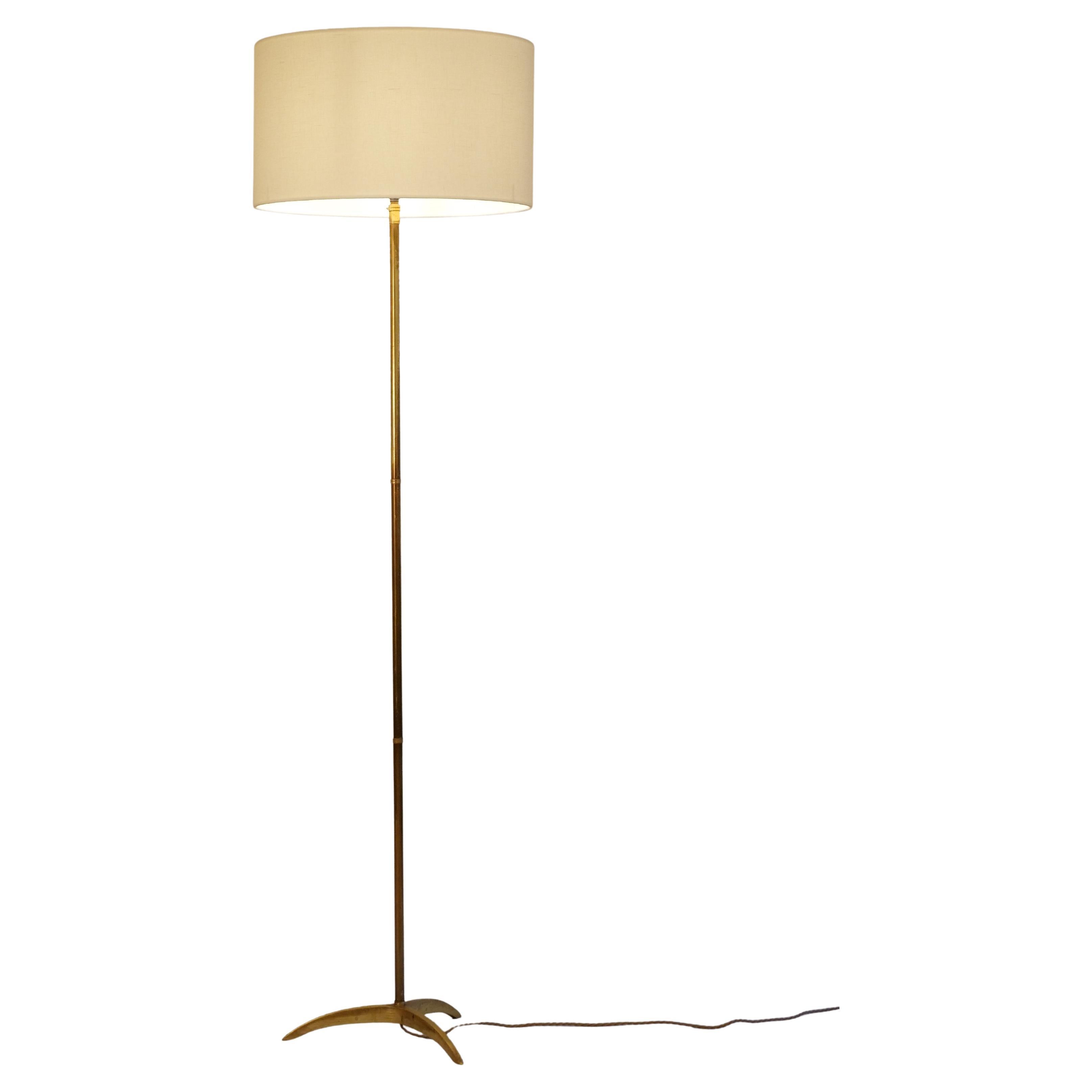 Lampada da terra in ottone della metà del secolo scorso, c1960