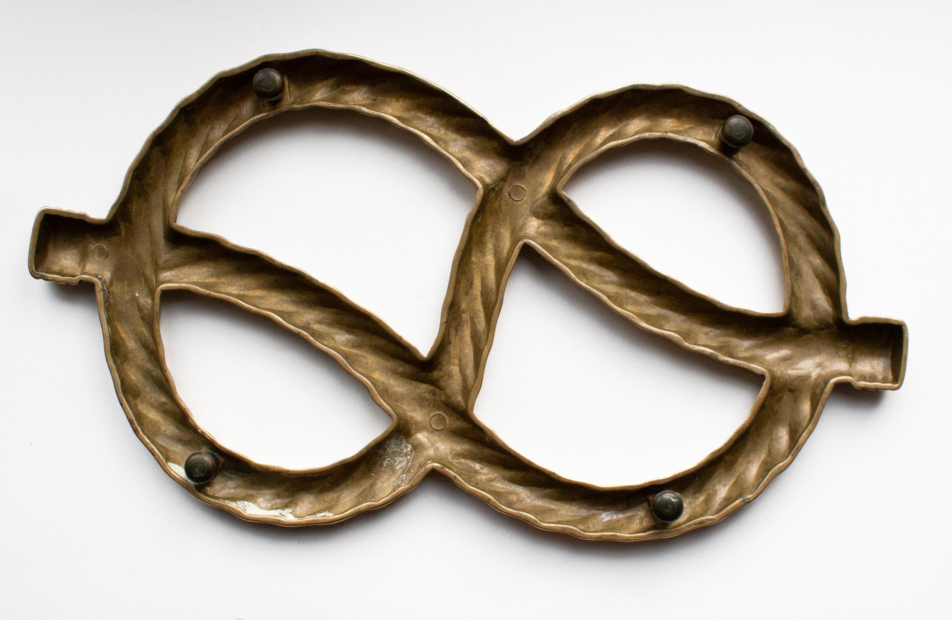 Stampato Sottopentola francese di metà secolo in corda d'ottone in vendita