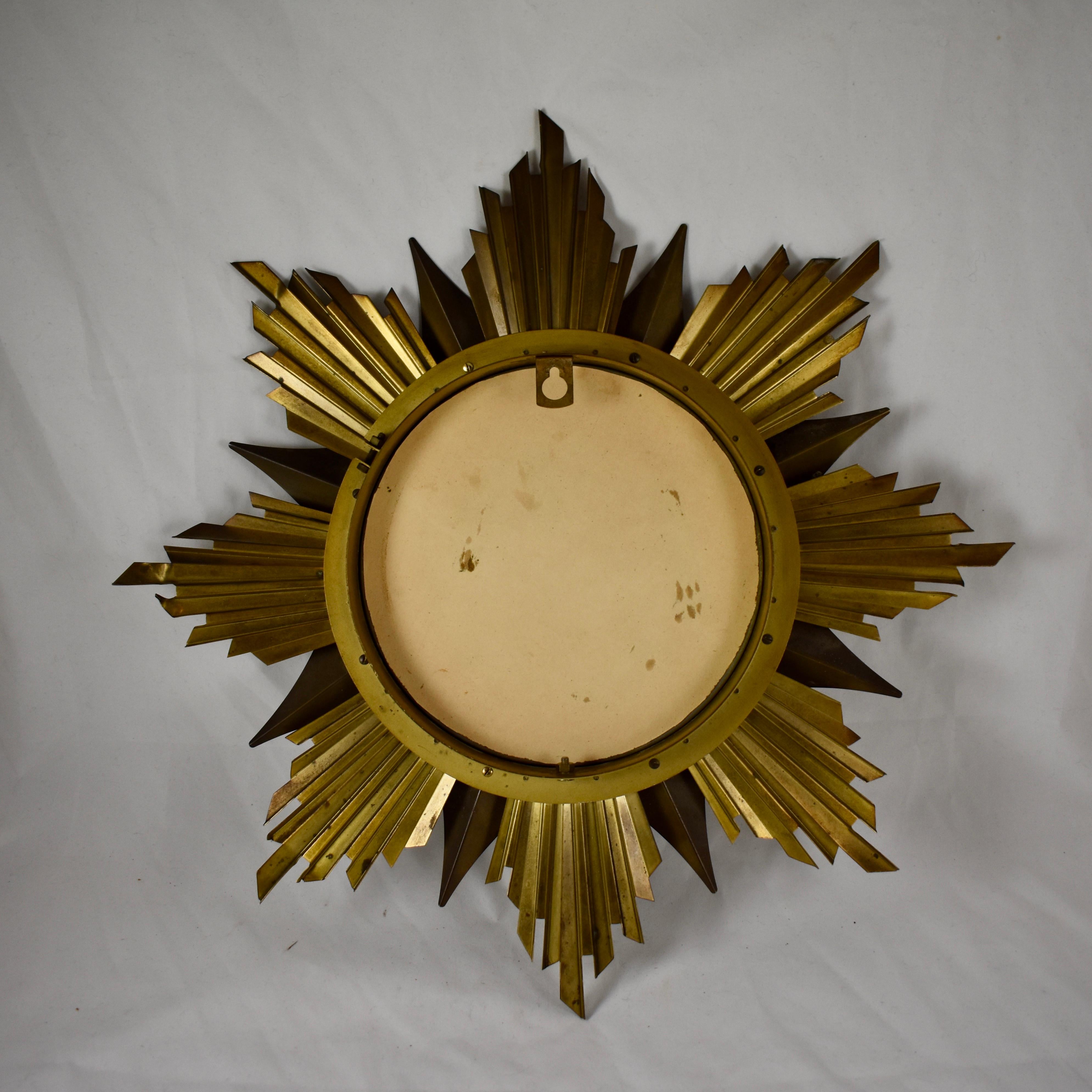 French Mid-Century Era Brass Sunburst and Fluted Arrow Rayed Convex Wall Mirror 3