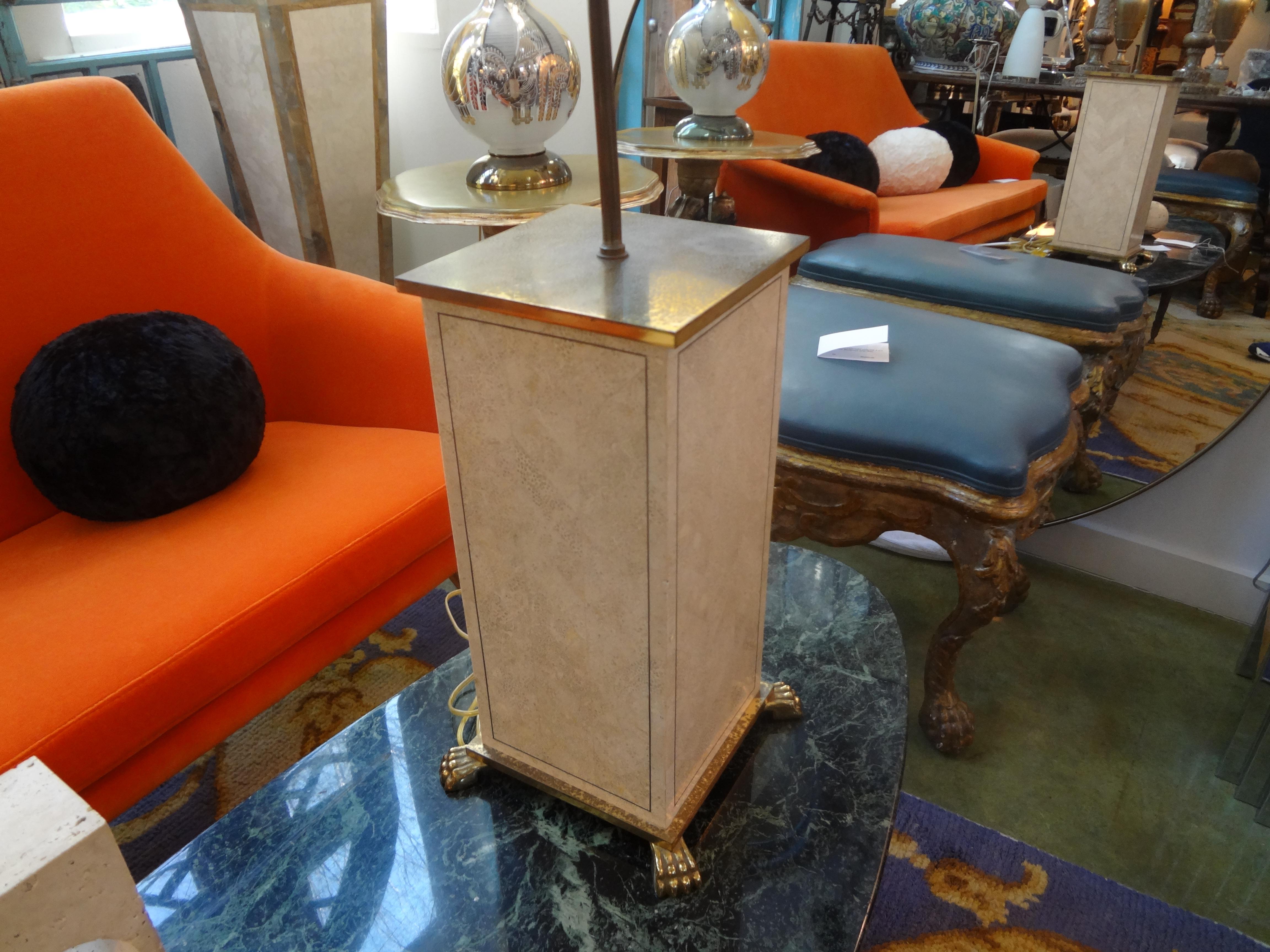 French Maison Baguès Style Bronze and Marble Lamp with Paw Feet For Sale 1