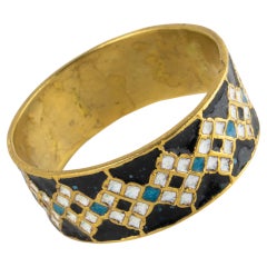 Bracelet-manchette français en bronze du milieu du siècle, avec émail bleu et blanc