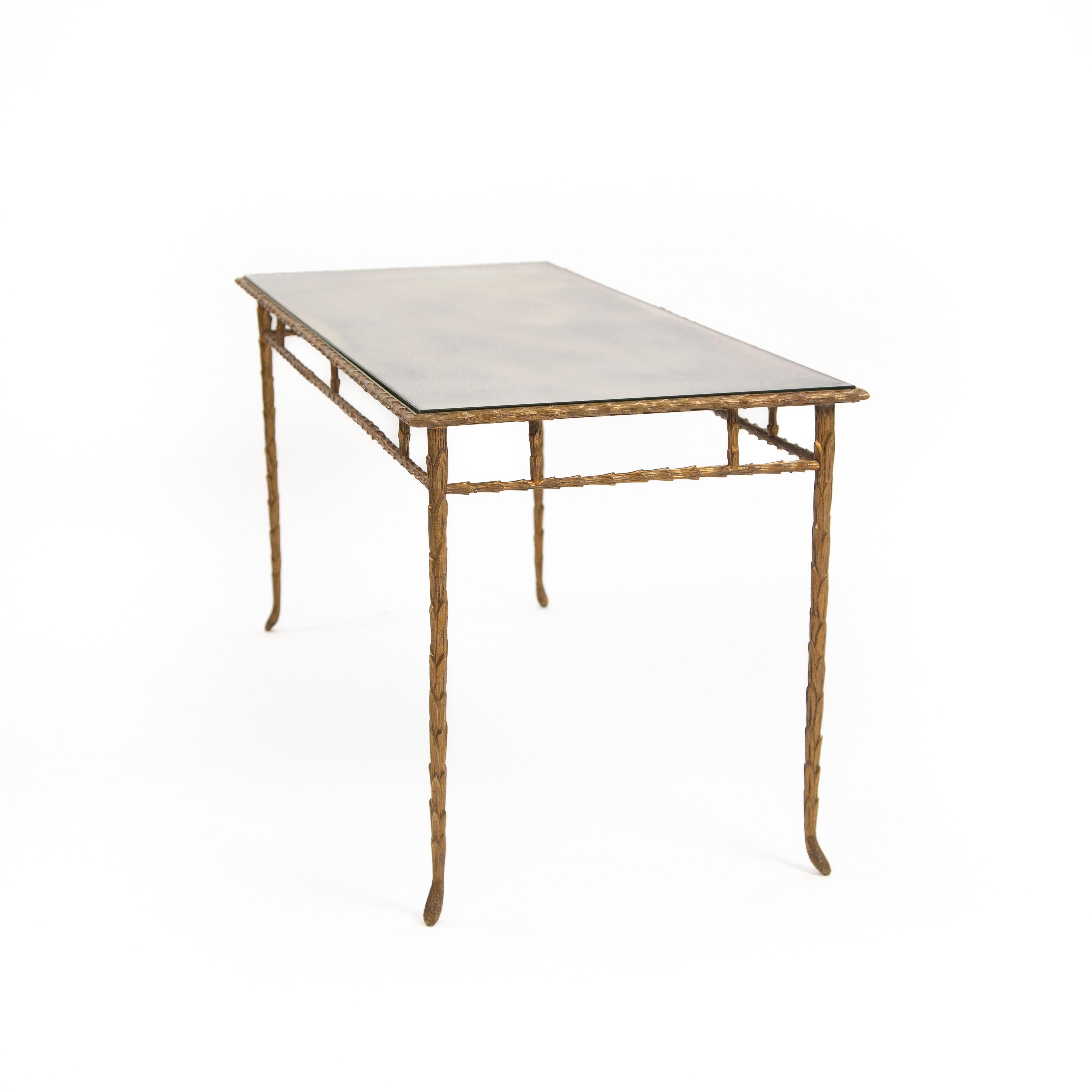 Französischer Sofatisch aus Bronze im Palmenblatt-Design von Maison Charles, 60er Jahre im Zustand „Gut“ im Angebot in Salzburg, AT