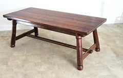 Mesa de comedor francesa de pino, de estilo brutalista de mediados de siglo