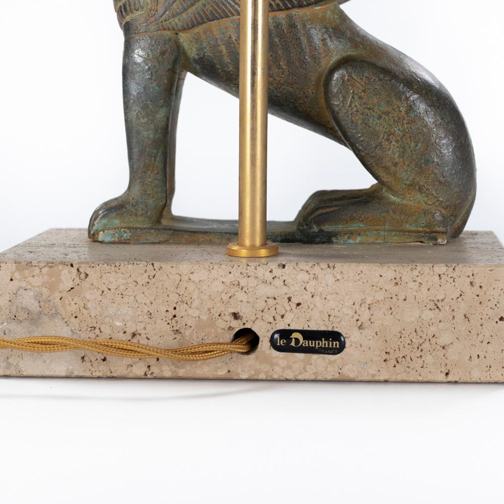 Lampe de table Sphinx en bronze moulé du milieu du siècle par la Maison Le Dauphin 1970  en vente 5
