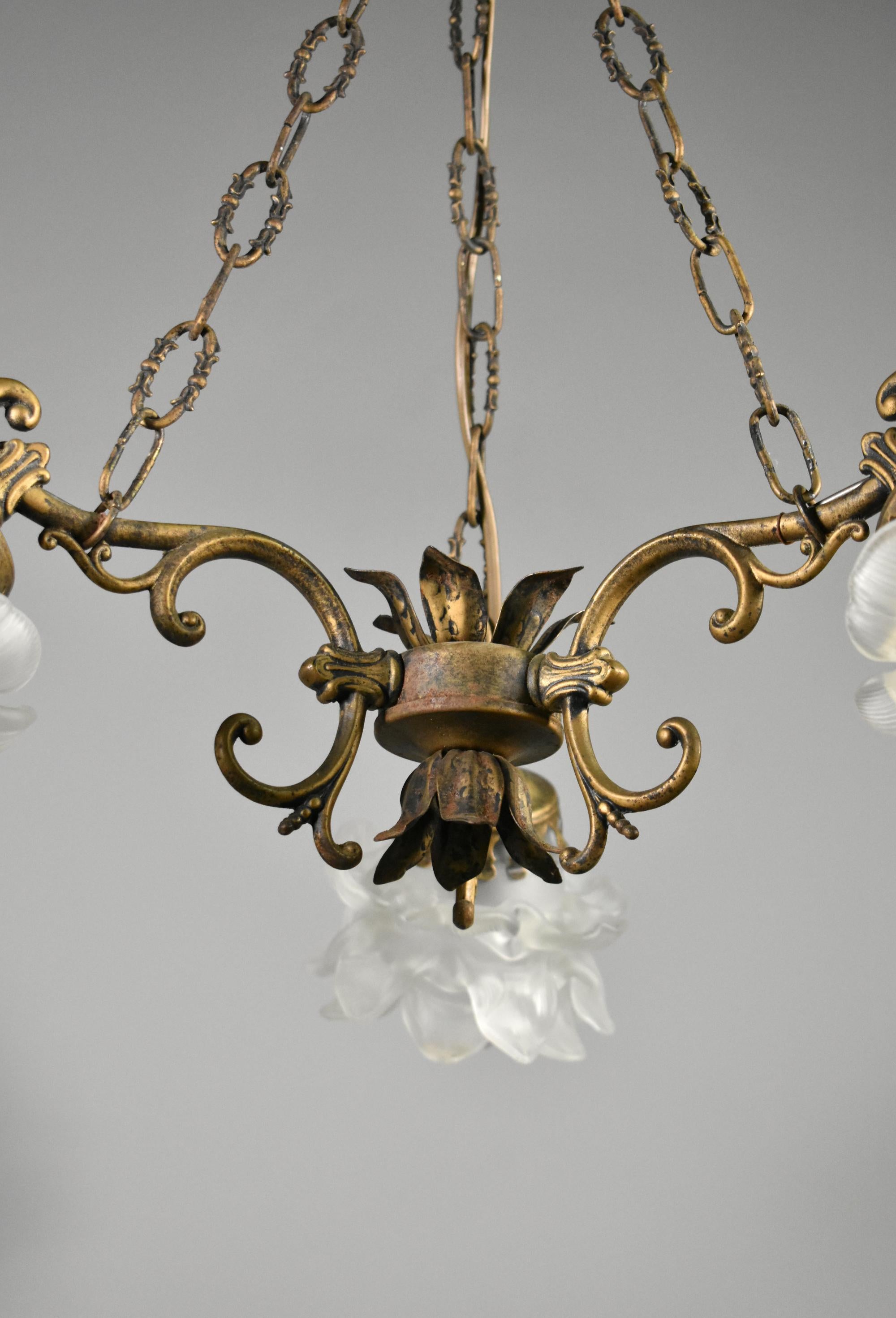 French Mid Century Ceiling Light with Three Floral Shades For Sale 1