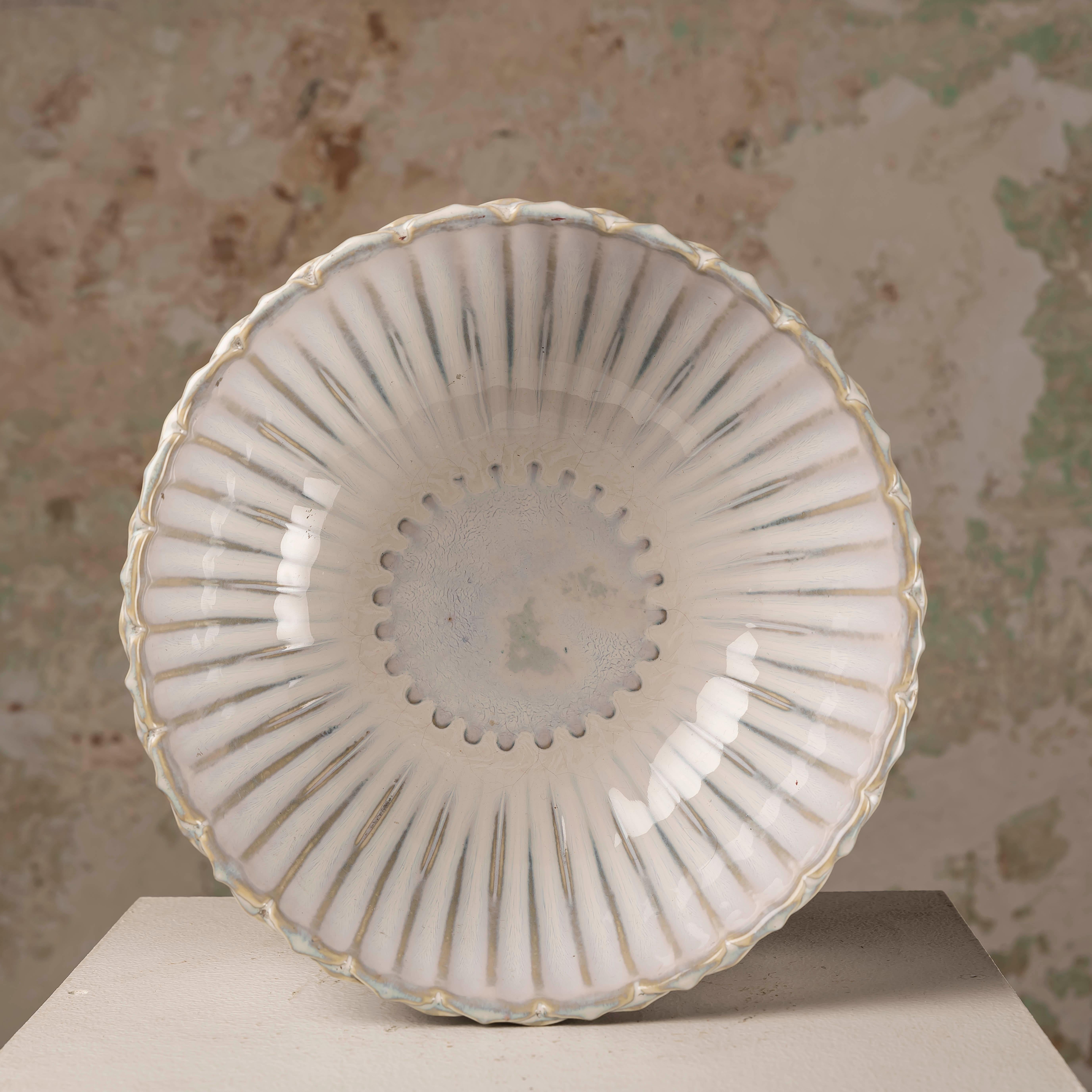 French Mid-Century Ceramic Centerpiece, Vallauris, Nacreous Glaze 1960s In Good Condition For Sale In BARCELONA, ES