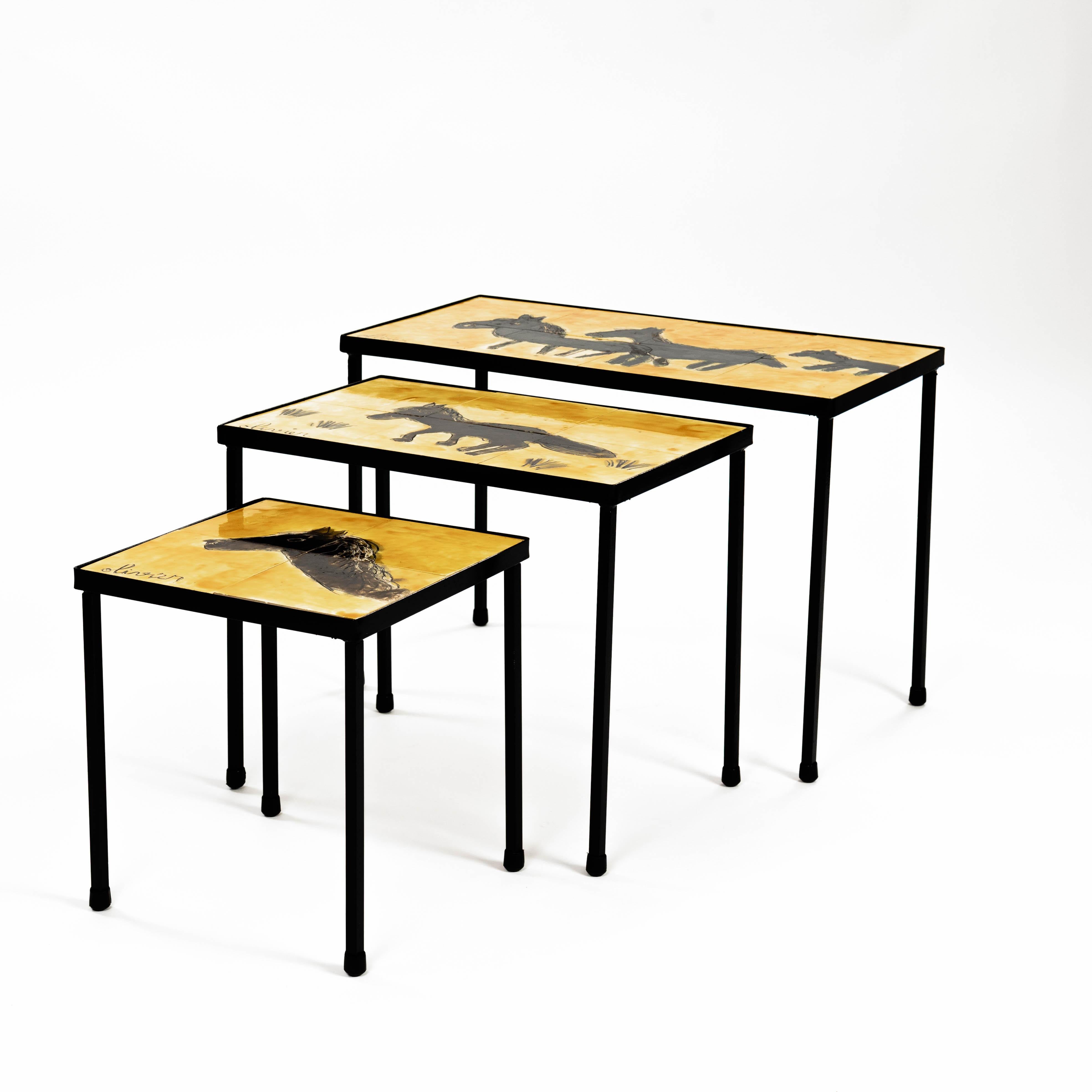 3 French Mid-Century Ceramic Nesting Tables in Yellow-Black, Signed Olivier For Sale 1