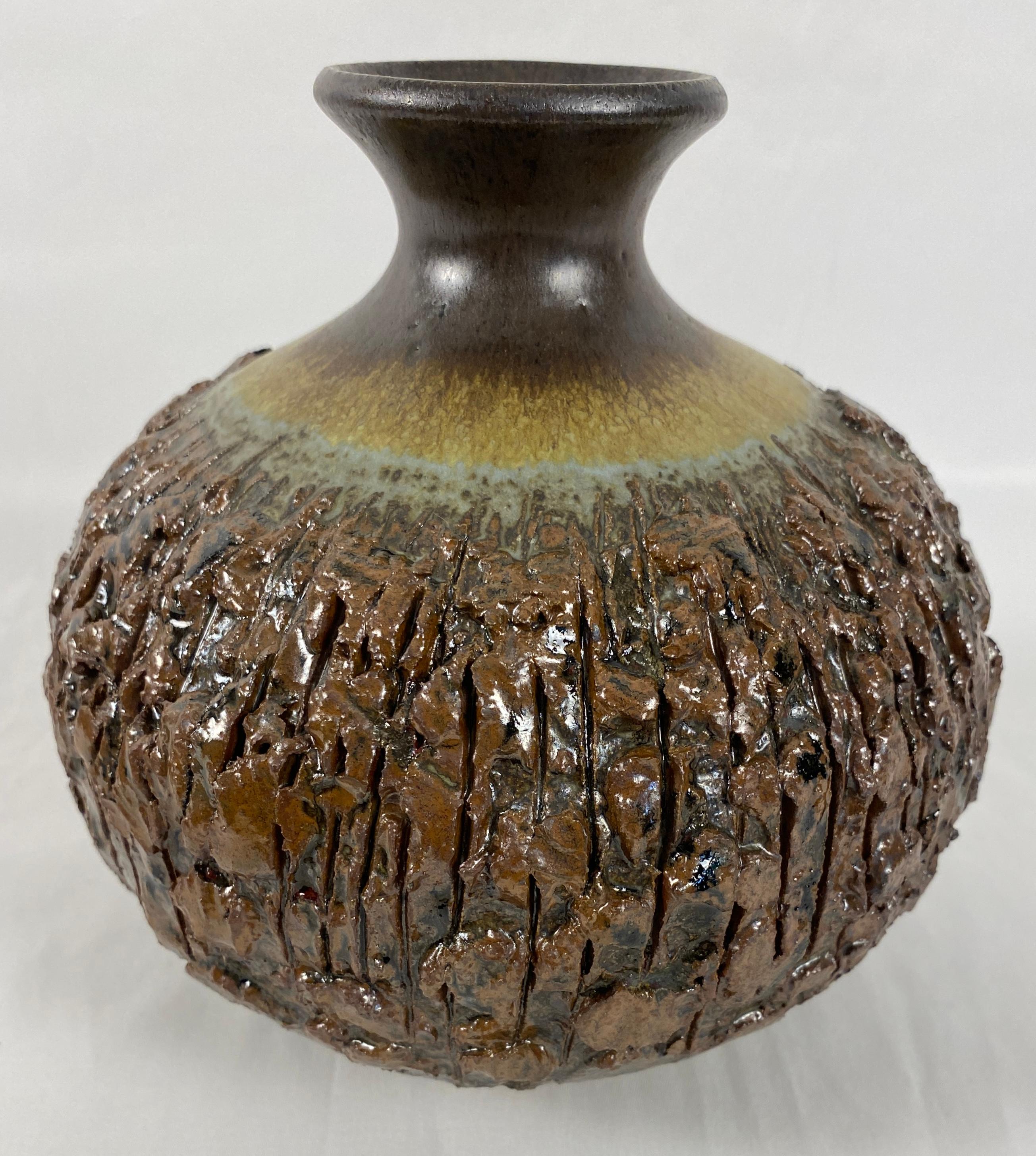 Américain Vase français Art Brut, style lave grasse du milieu du siècle dernier en vente