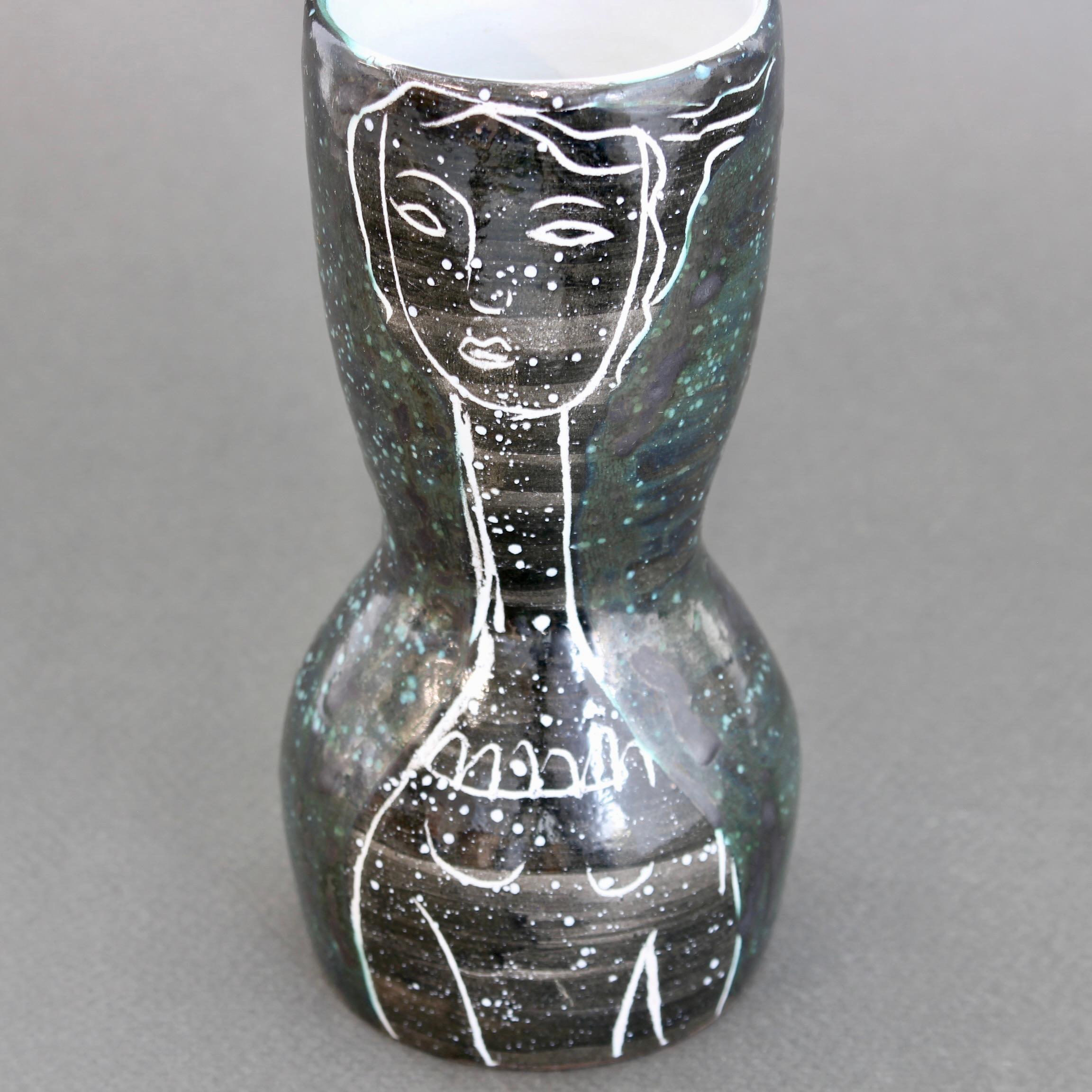 Französische Keramikvase aus der Mitte des Jahrhunderts von Atelier du Grand Chêne (ca. 1950er Jahre) - Klein im Angebot 6
