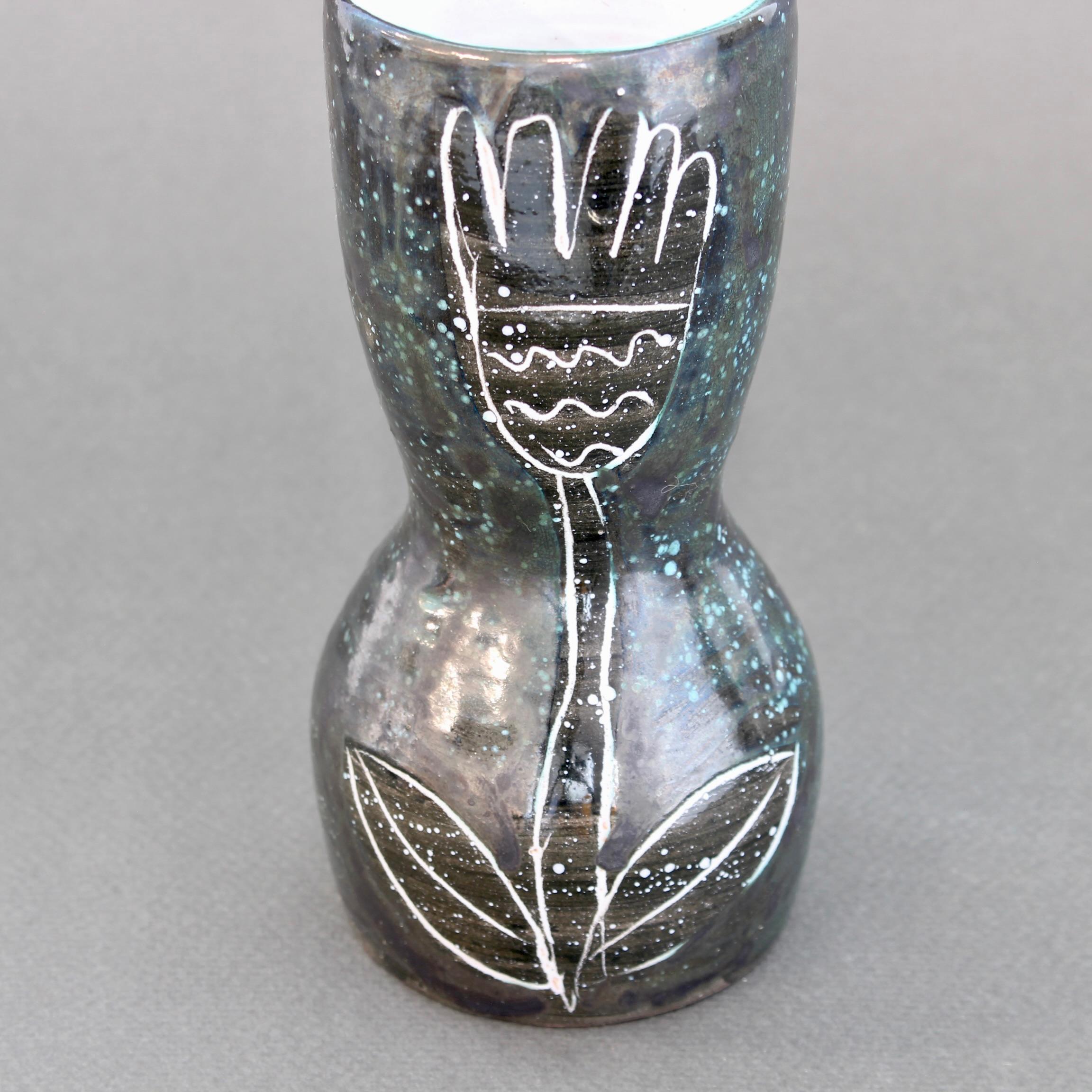 Französische Keramikvase aus der Mitte des Jahrhunderts von Atelier du Grand Chêne (ca. 1950er Jahre) - Klein im Angebot 7