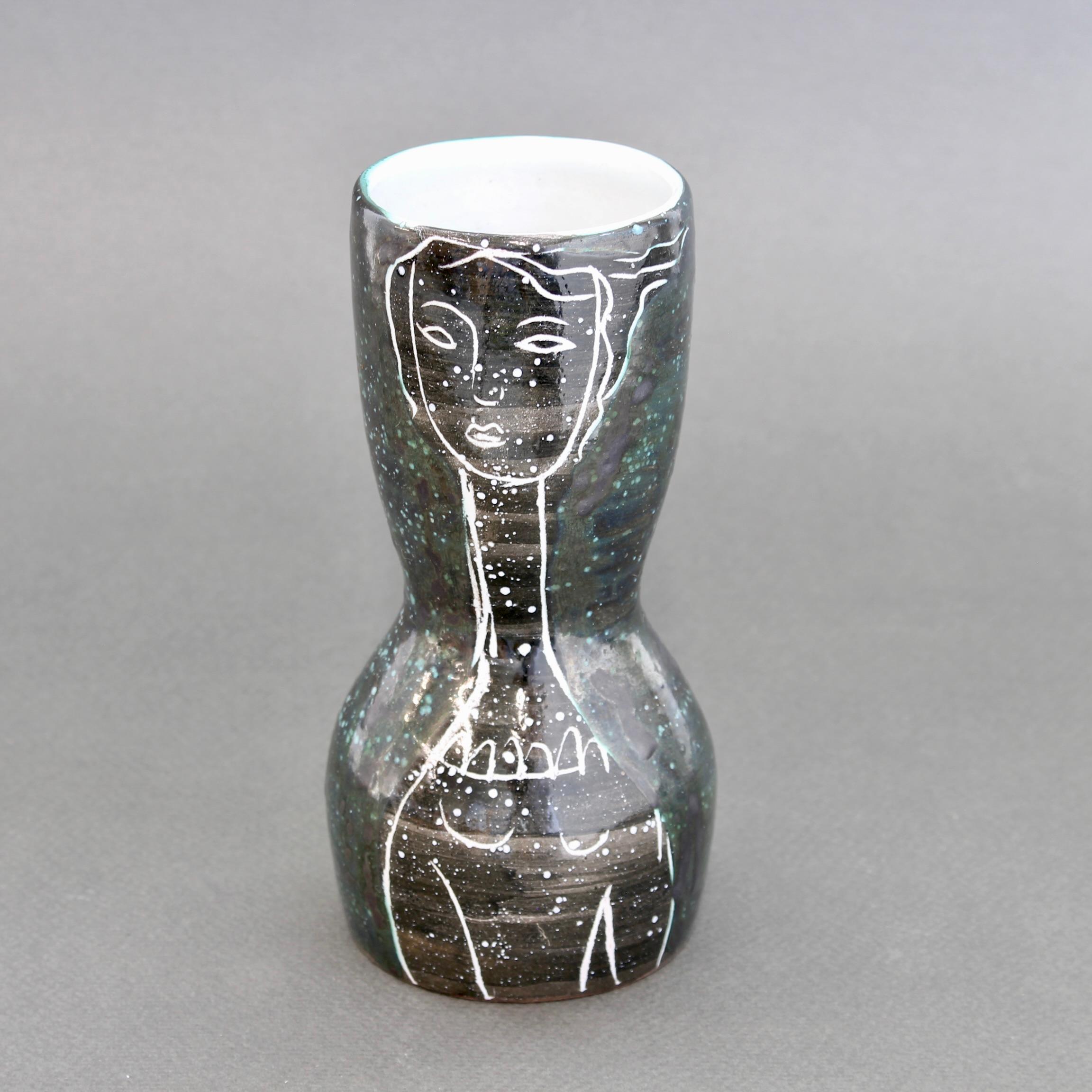 Französische Keramikvase aus der Mitte des Jahrhunderts von Atelier du Grand Chêne (ca. 1950er Jahre) - Klein im Angebot 3