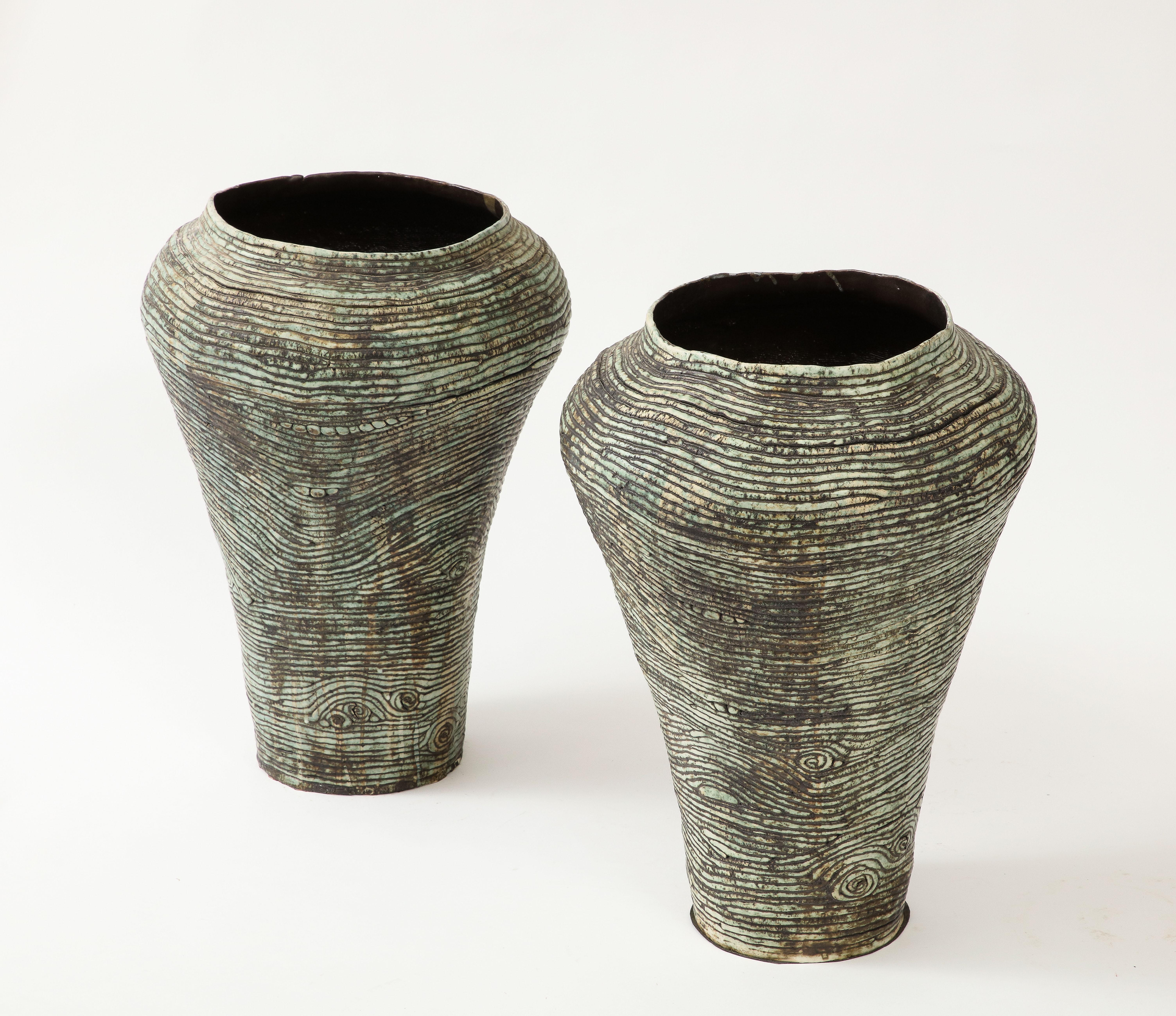 Fait main Vases en céramique du milieu du siècle en vente