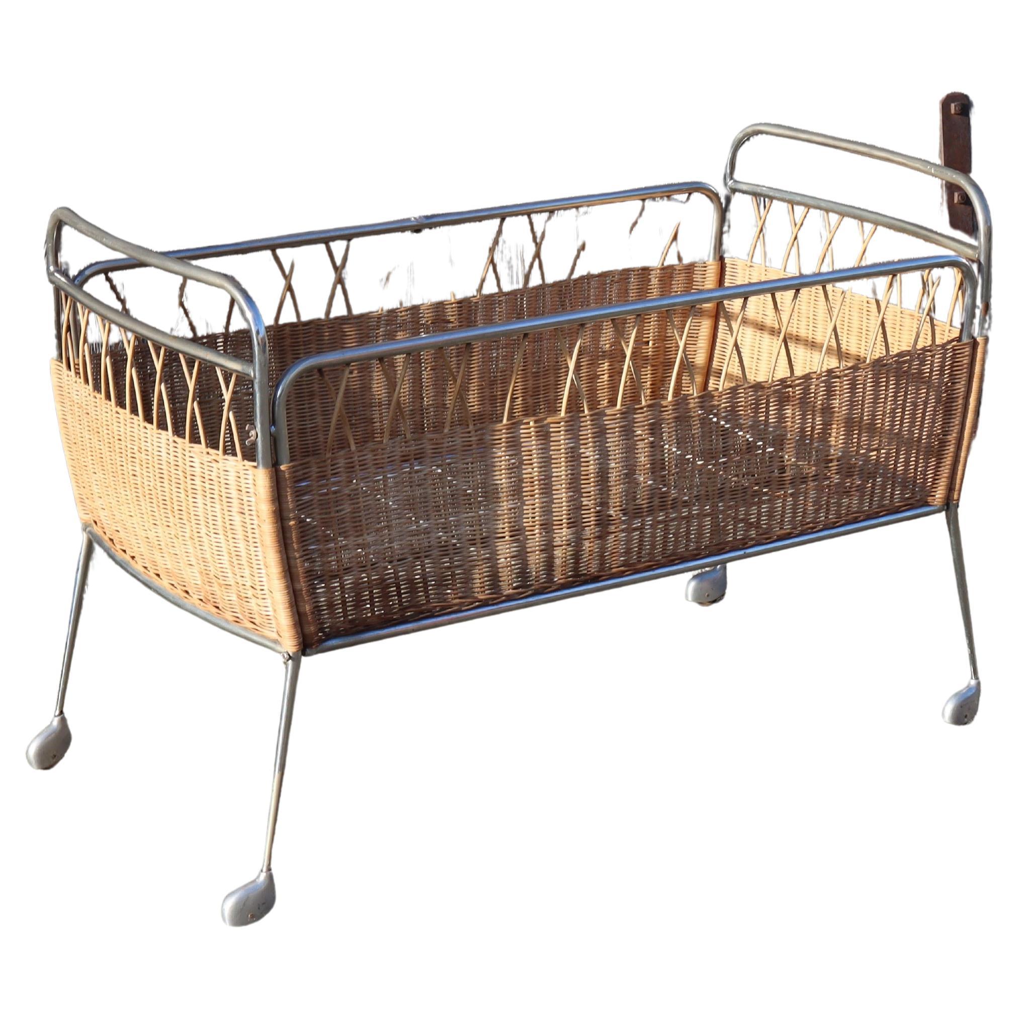 Mid-Century Modern French Mid-Century Childrens Bed /- Vintage mobile Cot in Rattan and Chrome-60s For Sale