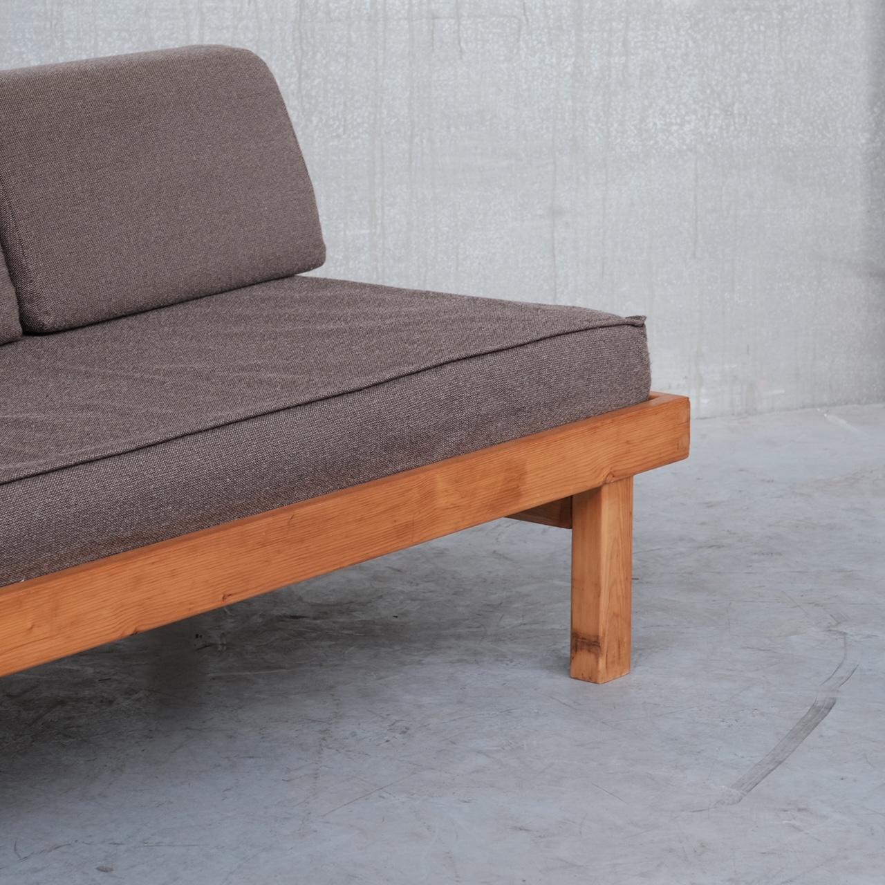 Cama de día francesa de mediados de siglo de Christian Durupt para Meribel en venta 6