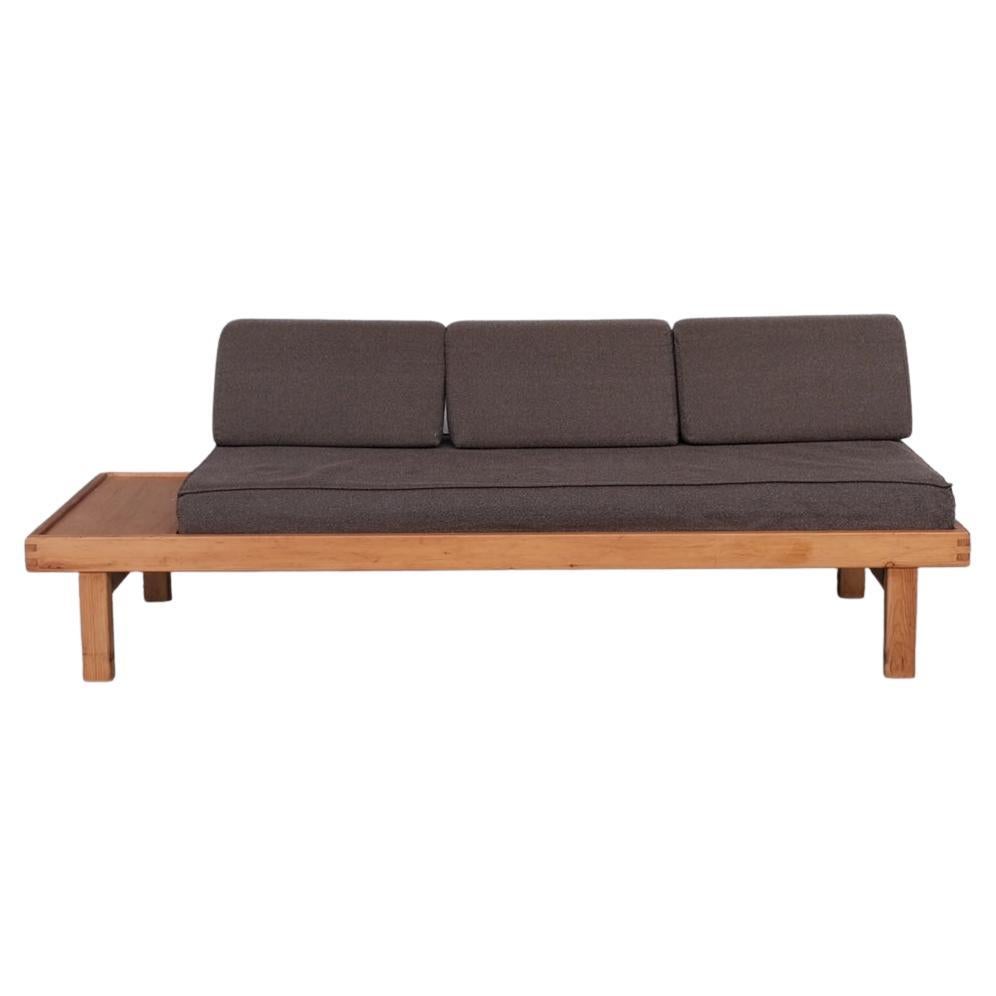 French Mid-Century Day Bed by Christian Durupt for Meribel For Sale