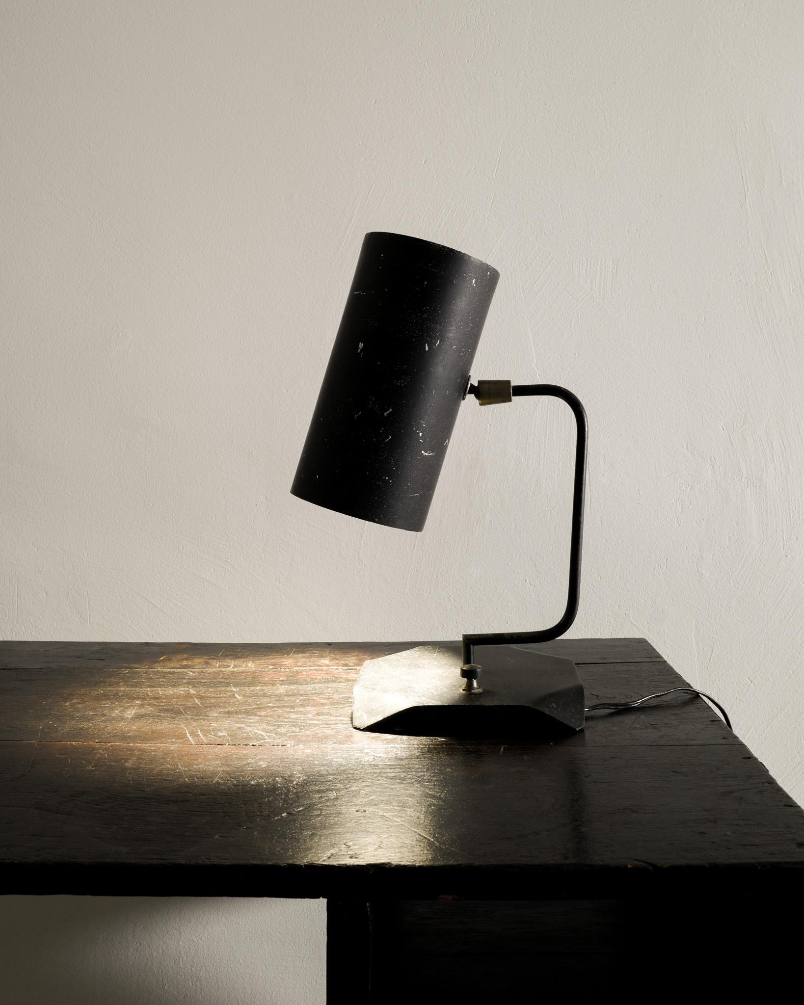 Mid-Century Modern French Mid Century Black Desk Table Lamp by Serge Mouille & Isamu Noguchi, 1959 For Sale