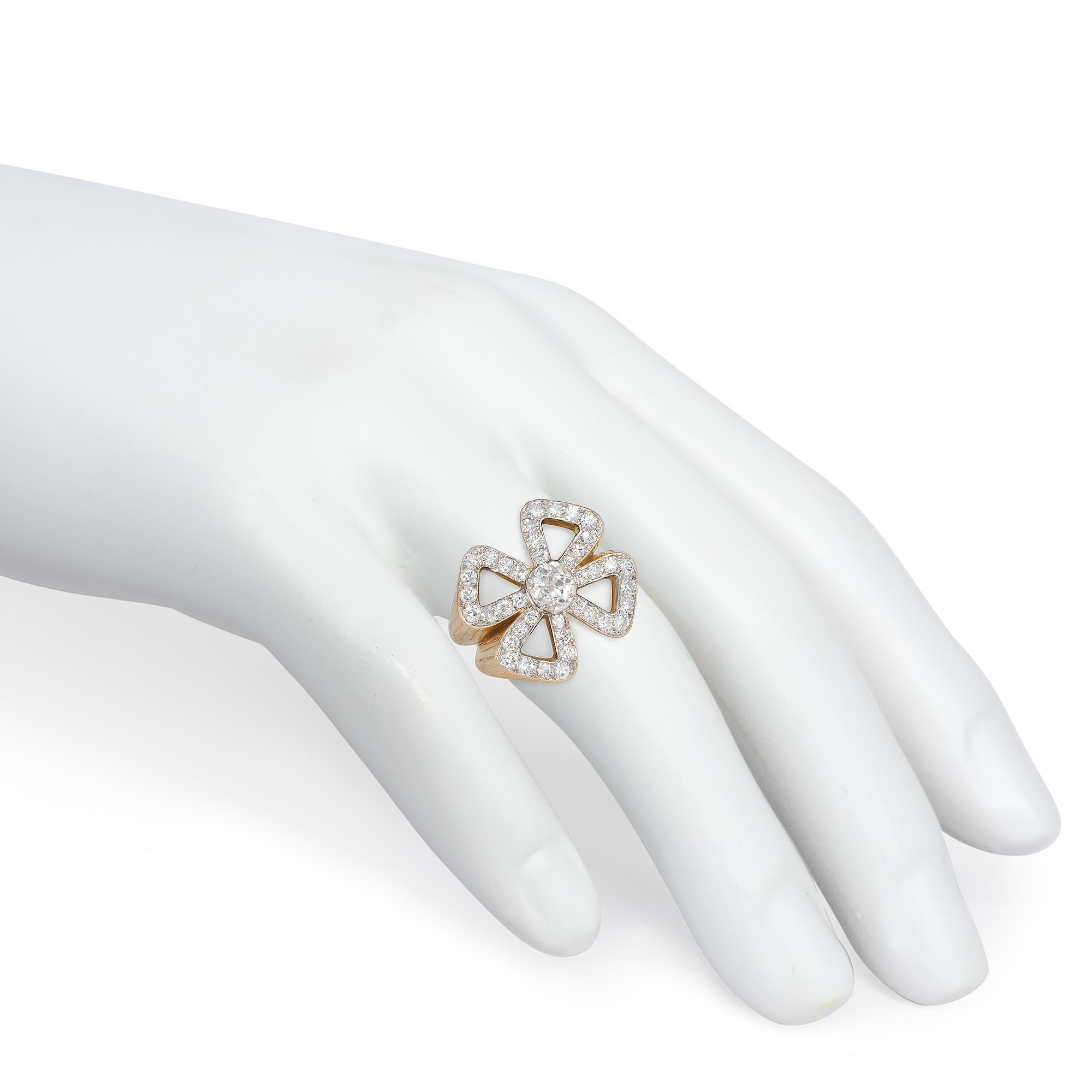 French Mid-Century Diamond and Gold Cocktail Ring of Four-Leaf Clover Design In Good Condition For Sale In New York, NY