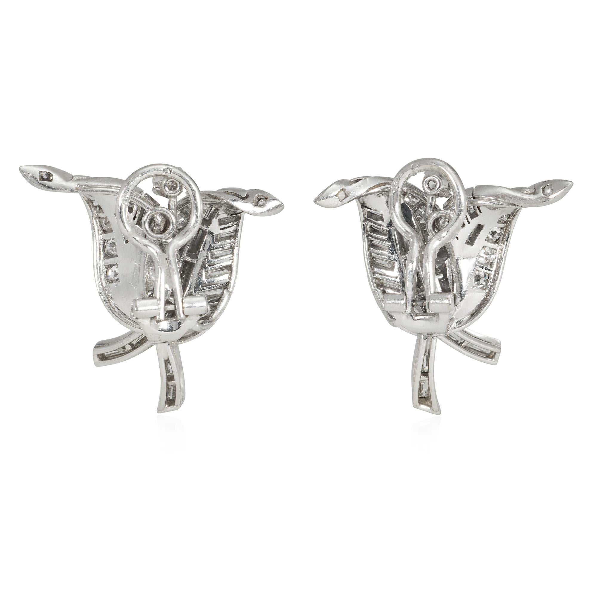 Modern French Mid-Century Diamond and Platinum Clip Earrings of Overlapping Leaf Design For Sale
