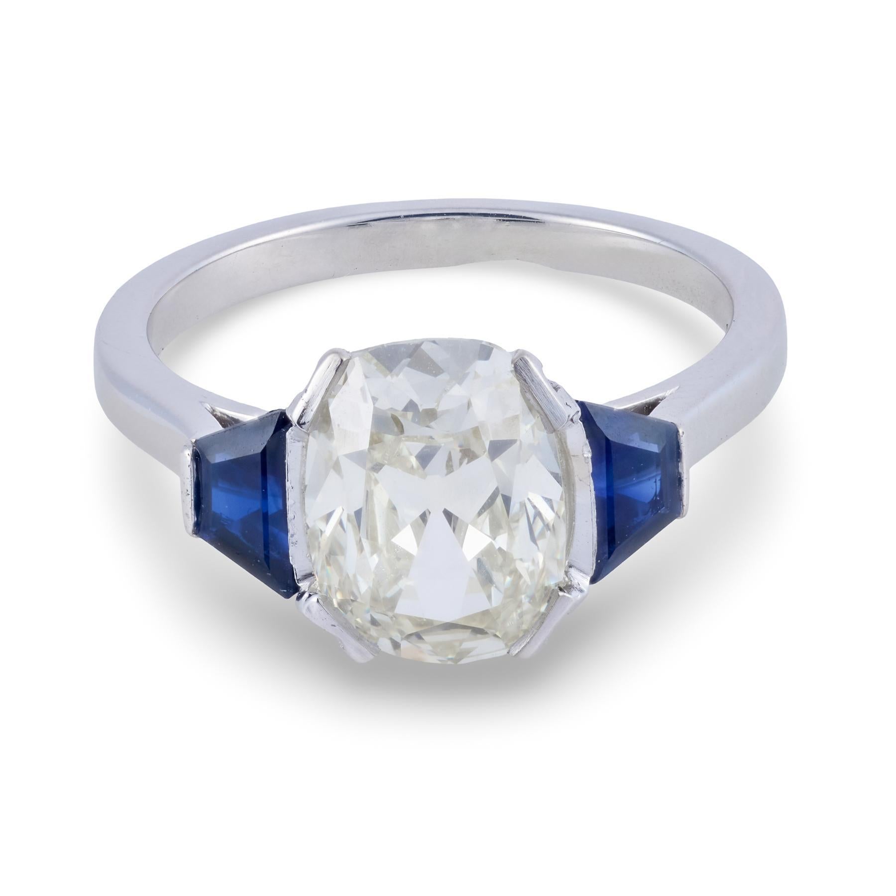 Contemporain Bague en platine avec saphir et diamant GIA de 2,50 carats de taille ancienne. en vente