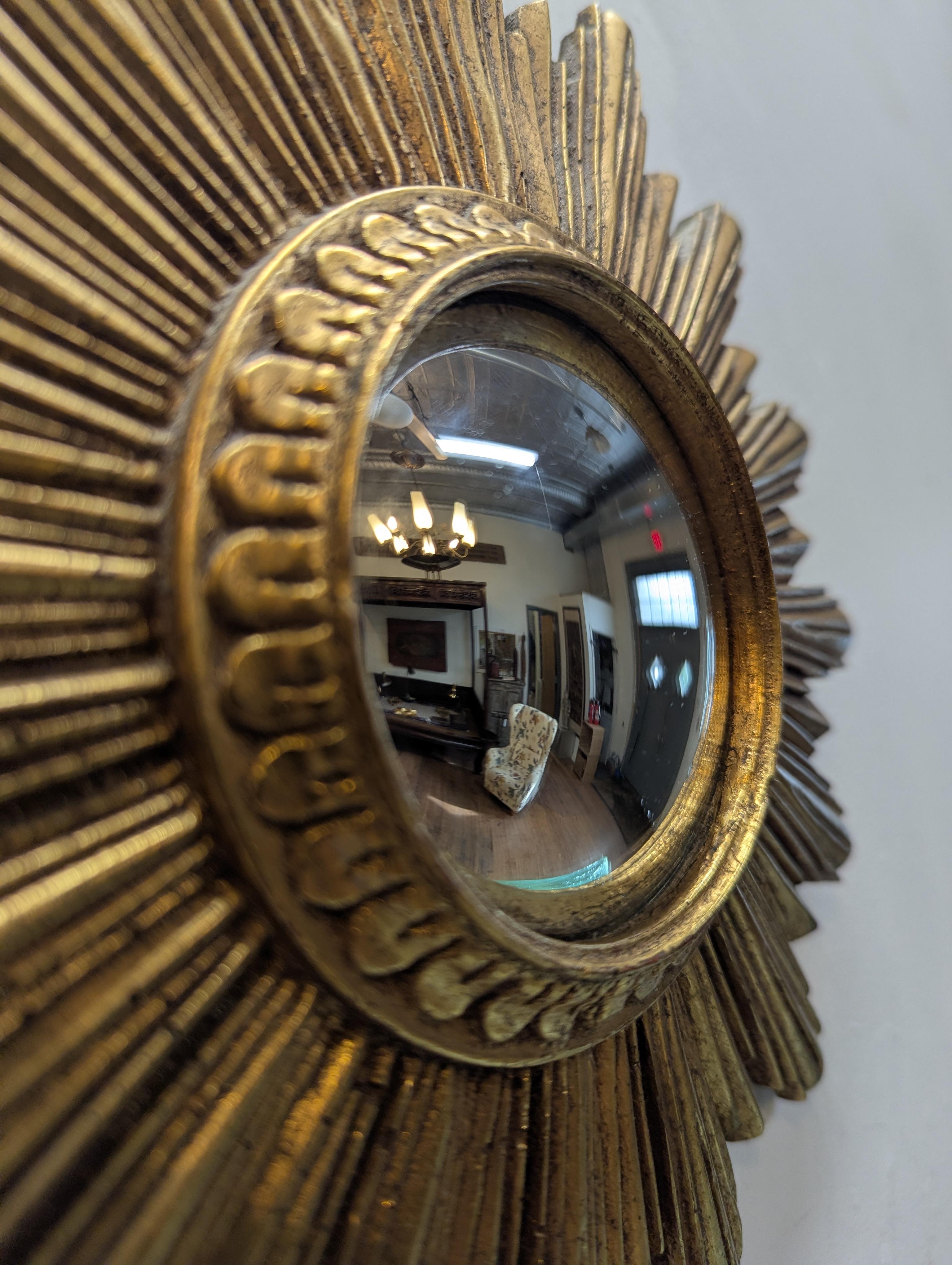 Metà XX secolo French Mid Century Gilt Convex Sunburst Mirror in vendita