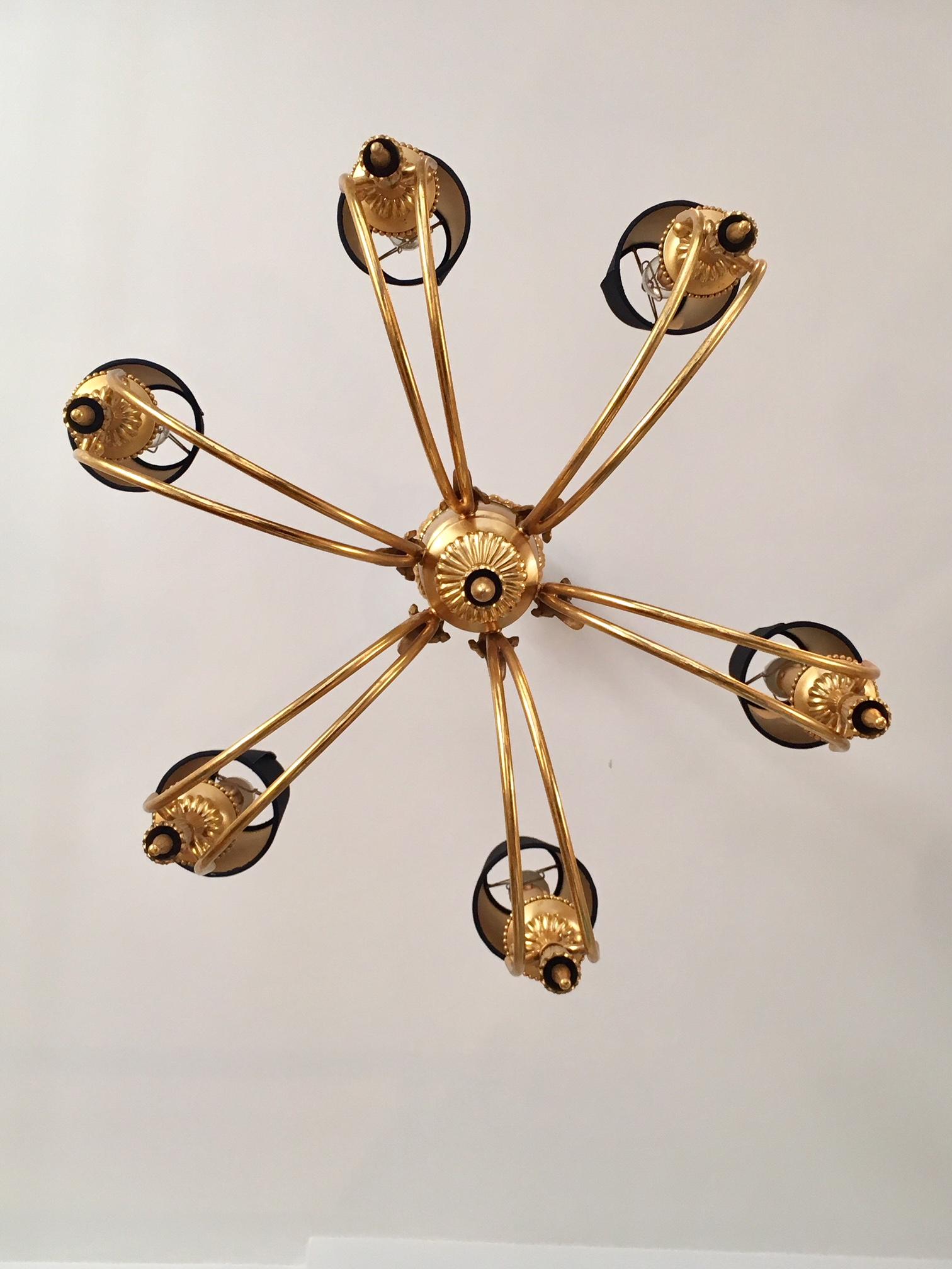 French Midcentury Gilt Metal Maison Jansen Style Chandelier In Good Condition For Sale In Madrid, ES