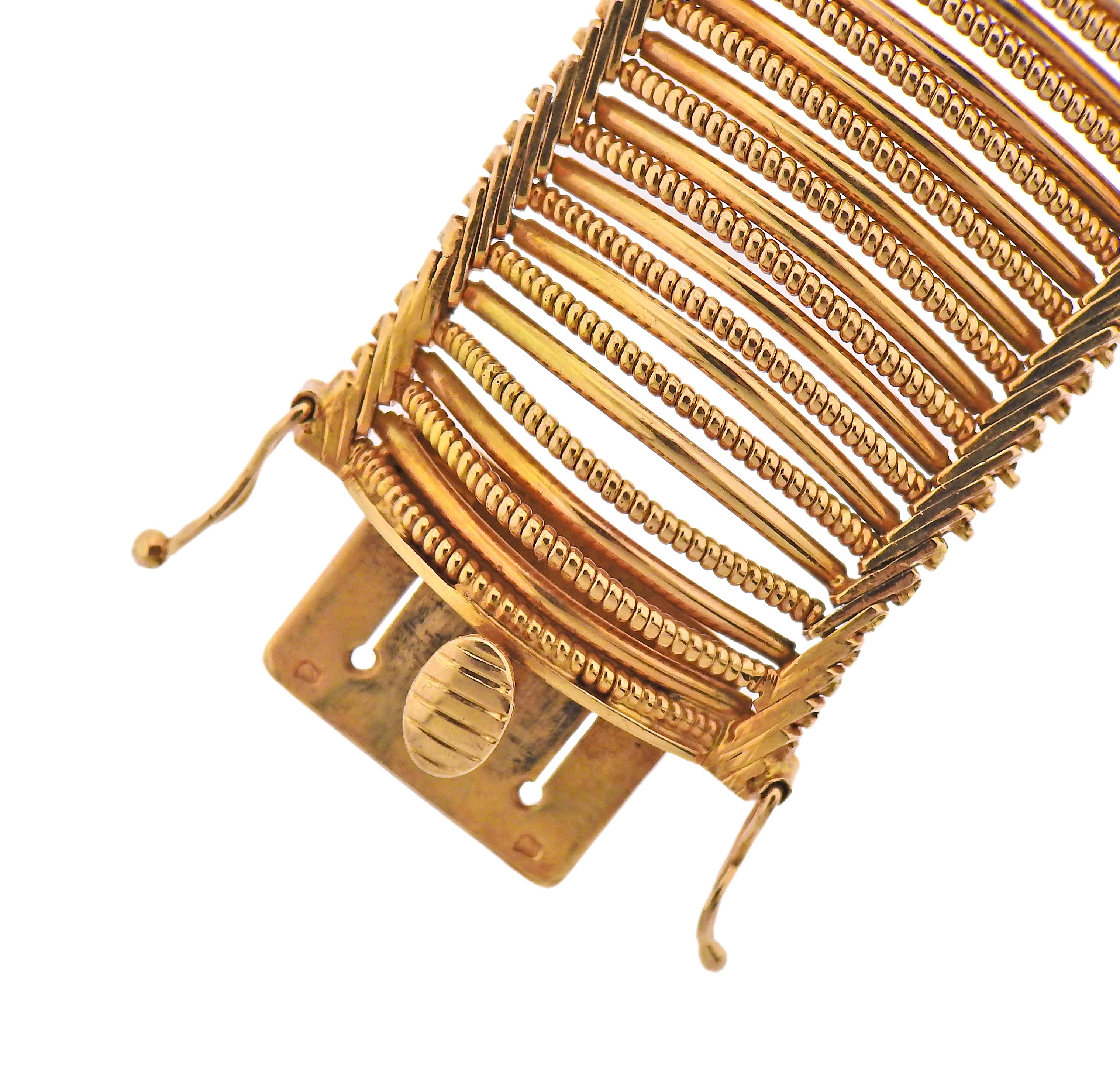 Made in France, circa Mid-Century 18k gold bracelet. Measuring 7.5