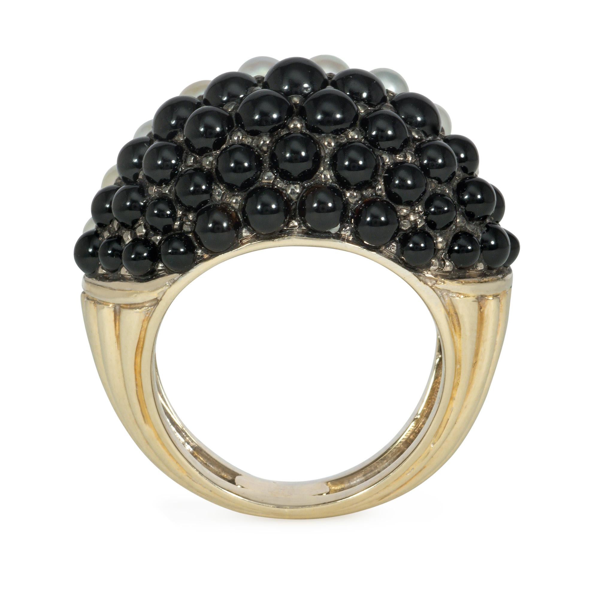 Cabochon French Mid-Century Gold, Onyx, and Pearl Bombé Ring For Sale