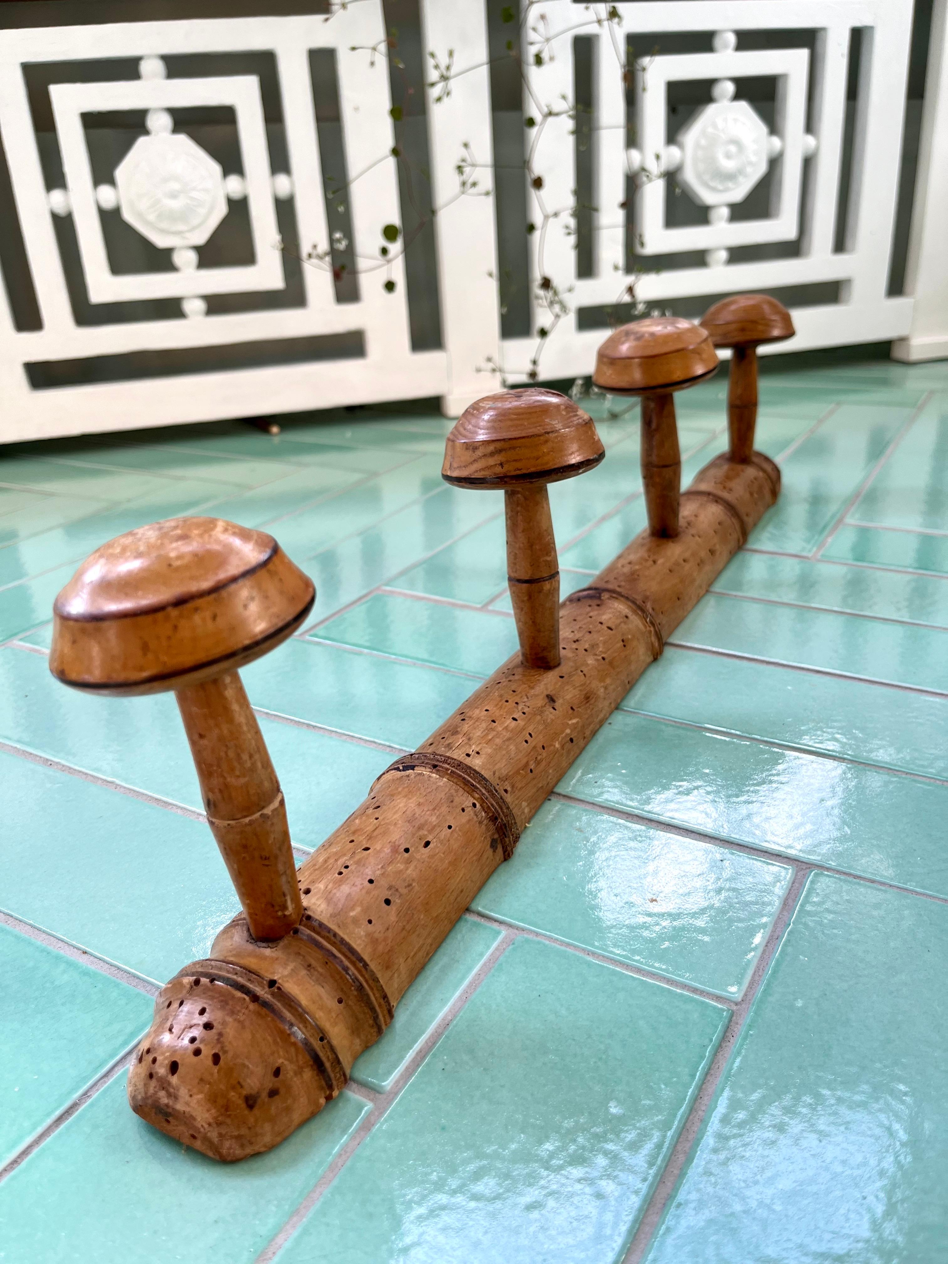 French Mid-Century Hand-Carved Wooden Wall Rack with 4 Hooks, 1940s For Sale 1