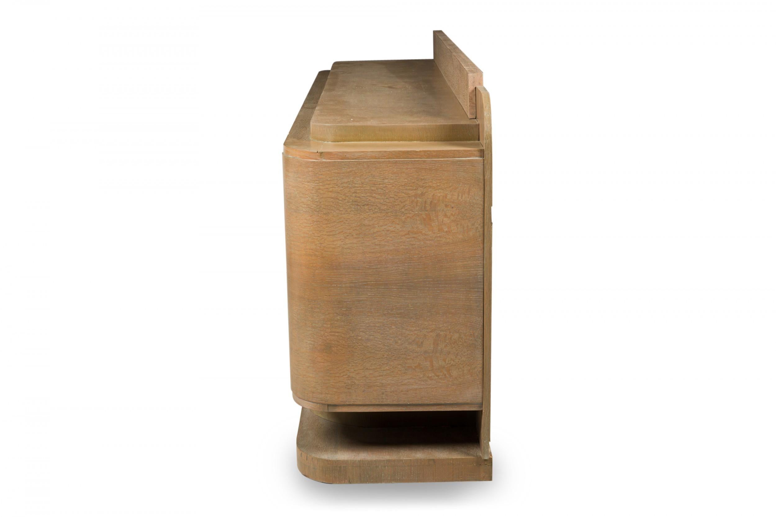 Mid-Century moderno Credenza francese di metà secolo in Oak Oak Oak, stile Jacques Adnet in vendita