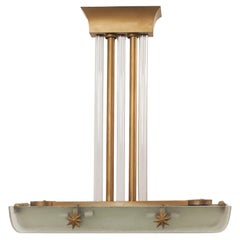 Lampadario francese di metà secolo in lucite e ottone