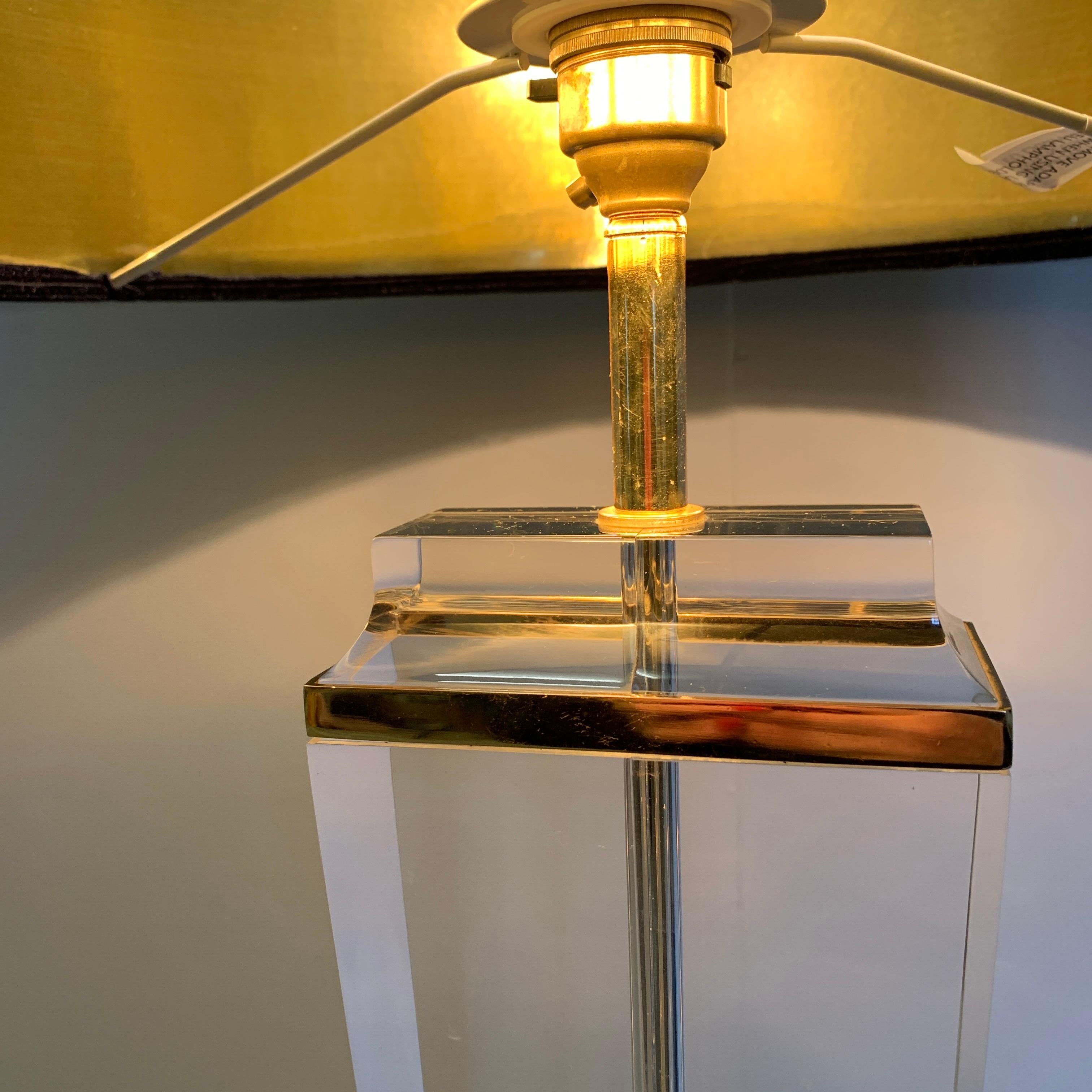 20th Century French Midcentury Lucite Table Lamp For Sale