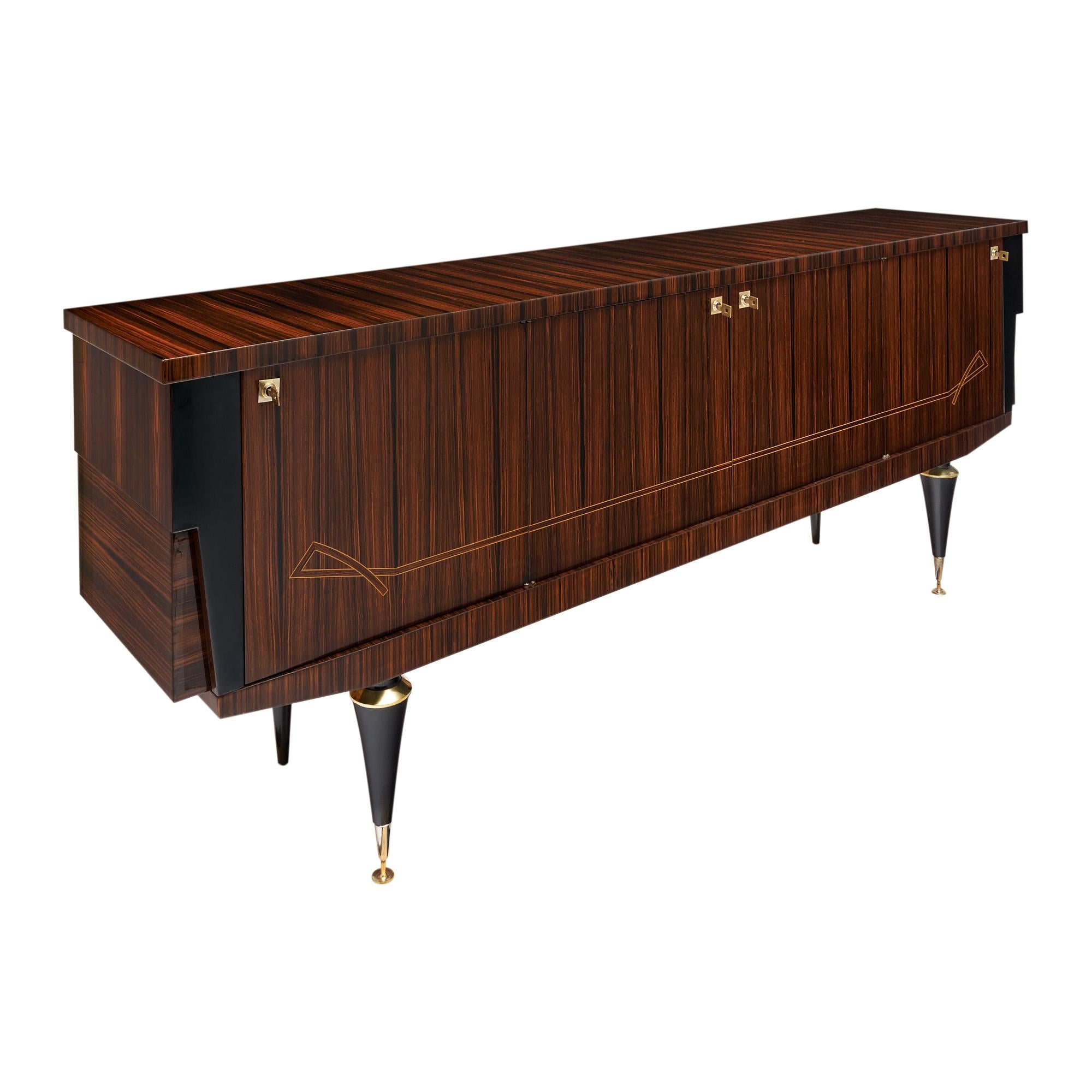 Mid-20th Century French Mid-Century Macassar Buffet For Sale