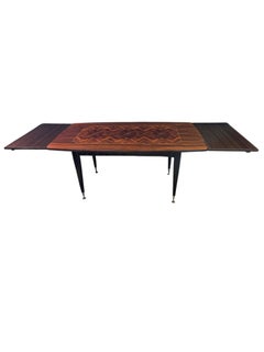 Table de salle à manger française du milieu du siècle, en ébène de Macassar marqueté, extensible avec rallonges