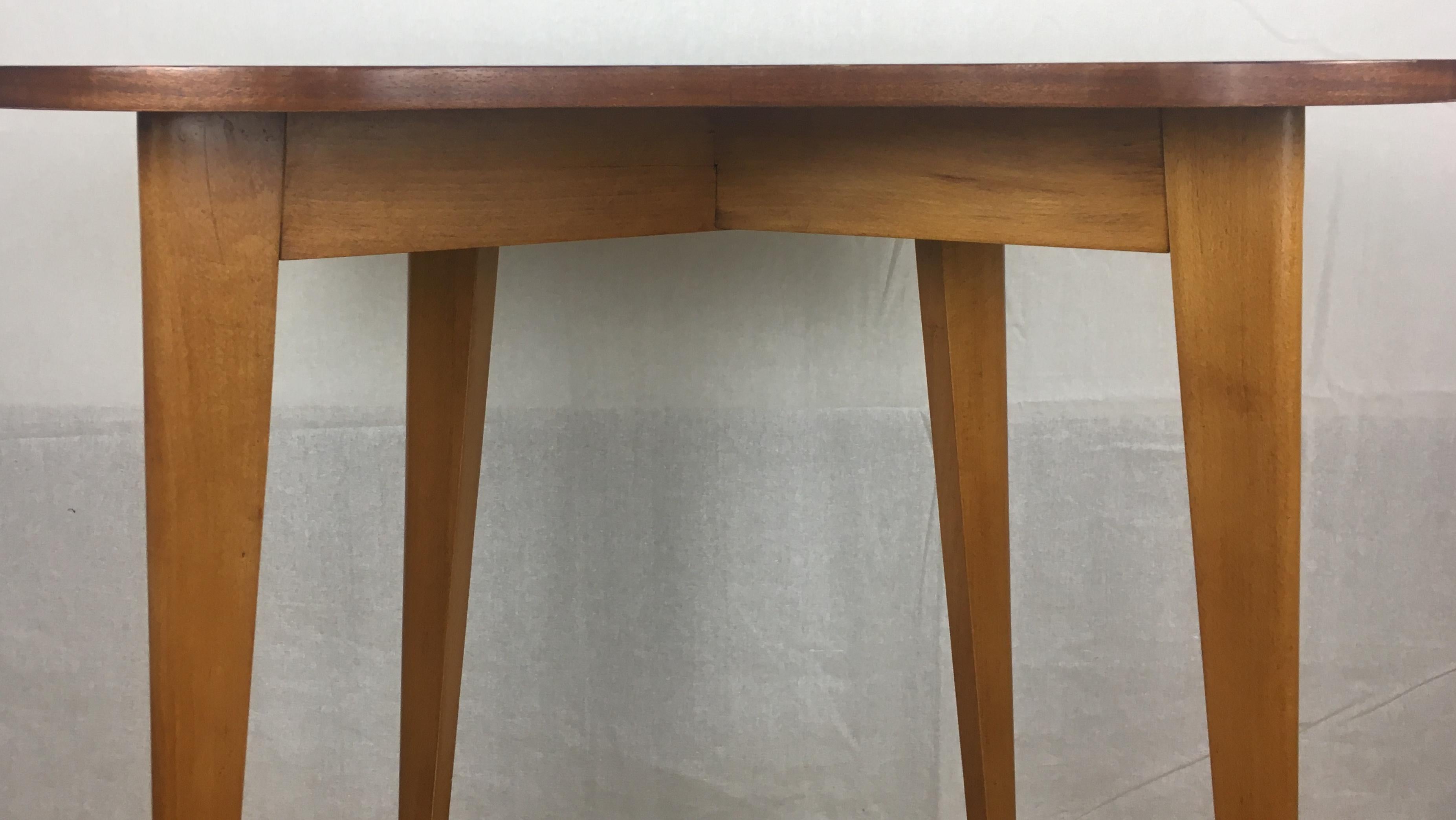 Scandinavian Style Midcentury Mahogany Kidney Shaped End or Side Table In Good Condition In Miami, FL