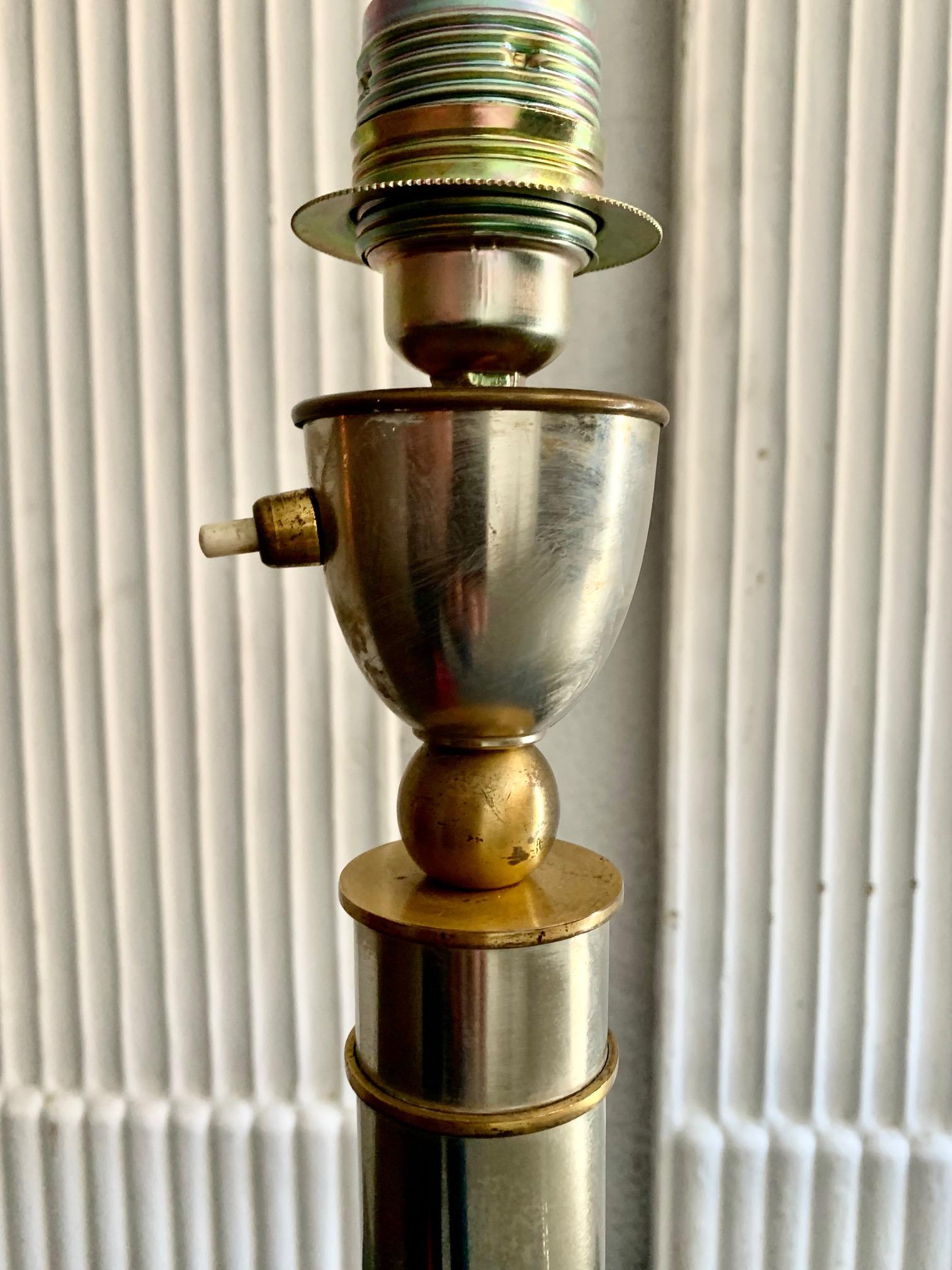 Mid-Century-Tischlampe im Maison Jansen-Stil, Frankreich (Metall) im Angebot