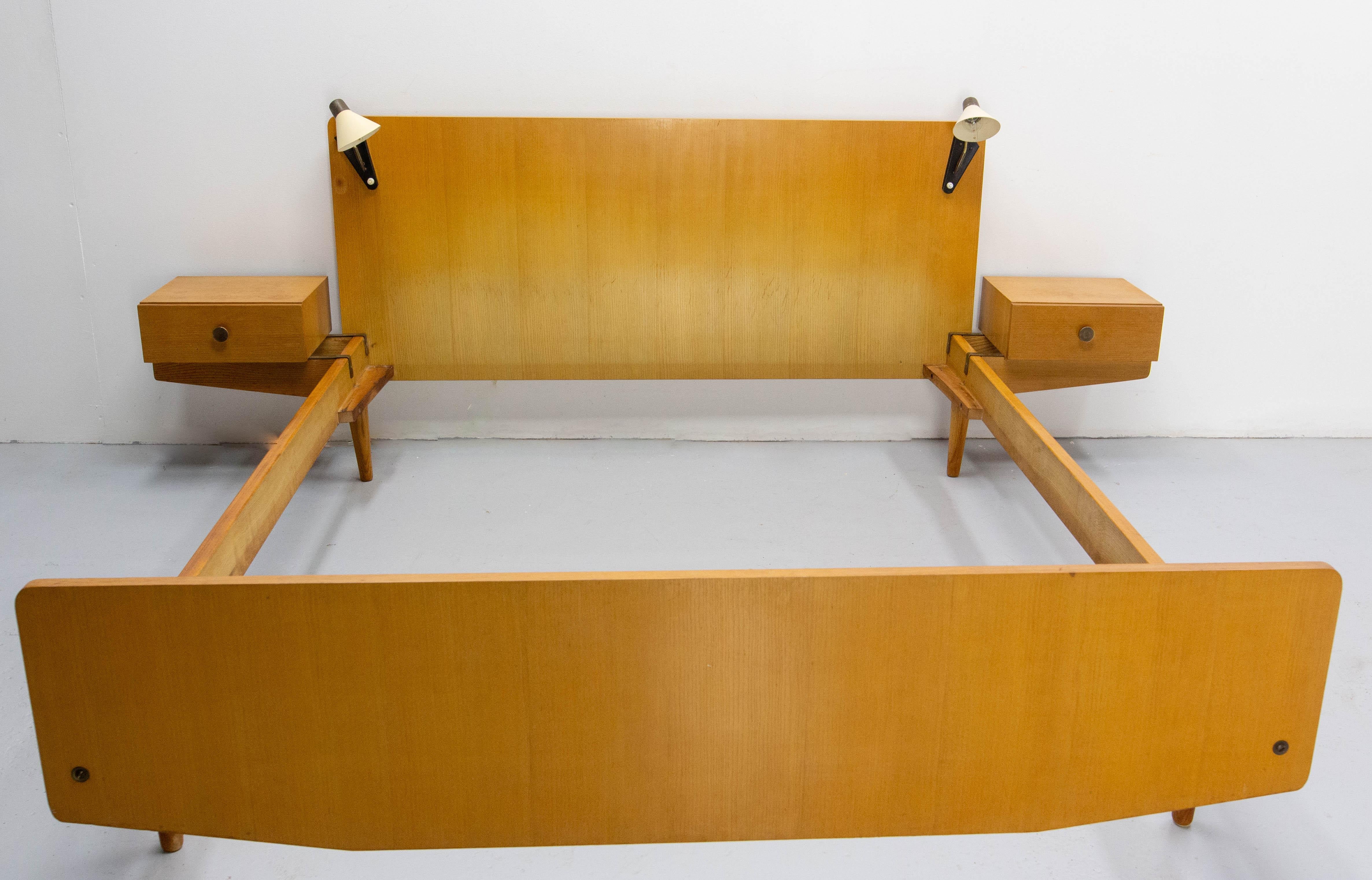 Mid-Century Modern French Mid-Century Massive Oak Bed Full Size Nightstands & Bedside Lamps, c 1950 For Sale