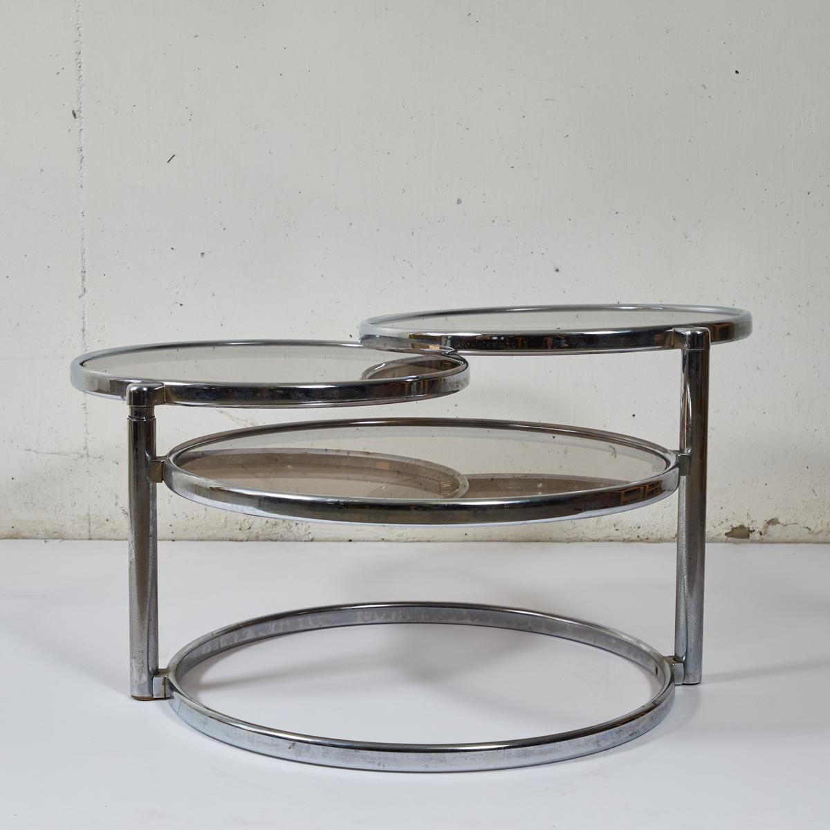 French Mid-Century Modern 1960s Round Glass Top Extending Table In Good Condition In Los Angeles, CA