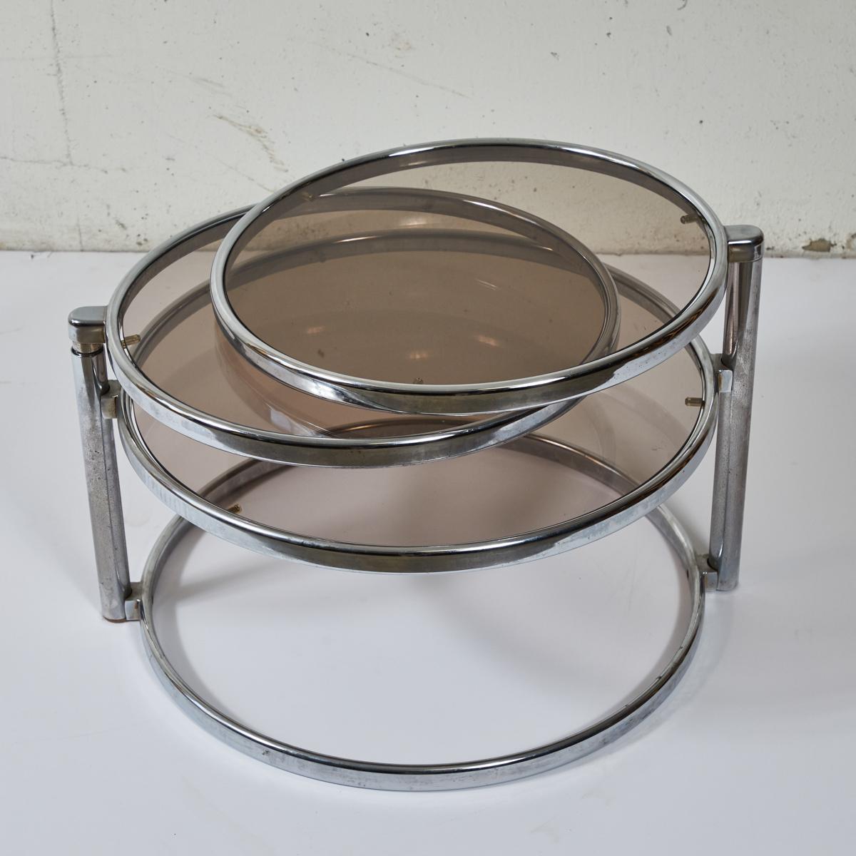 Metal French Mid-Century Modern 1960s Round Glass Top Extending Table