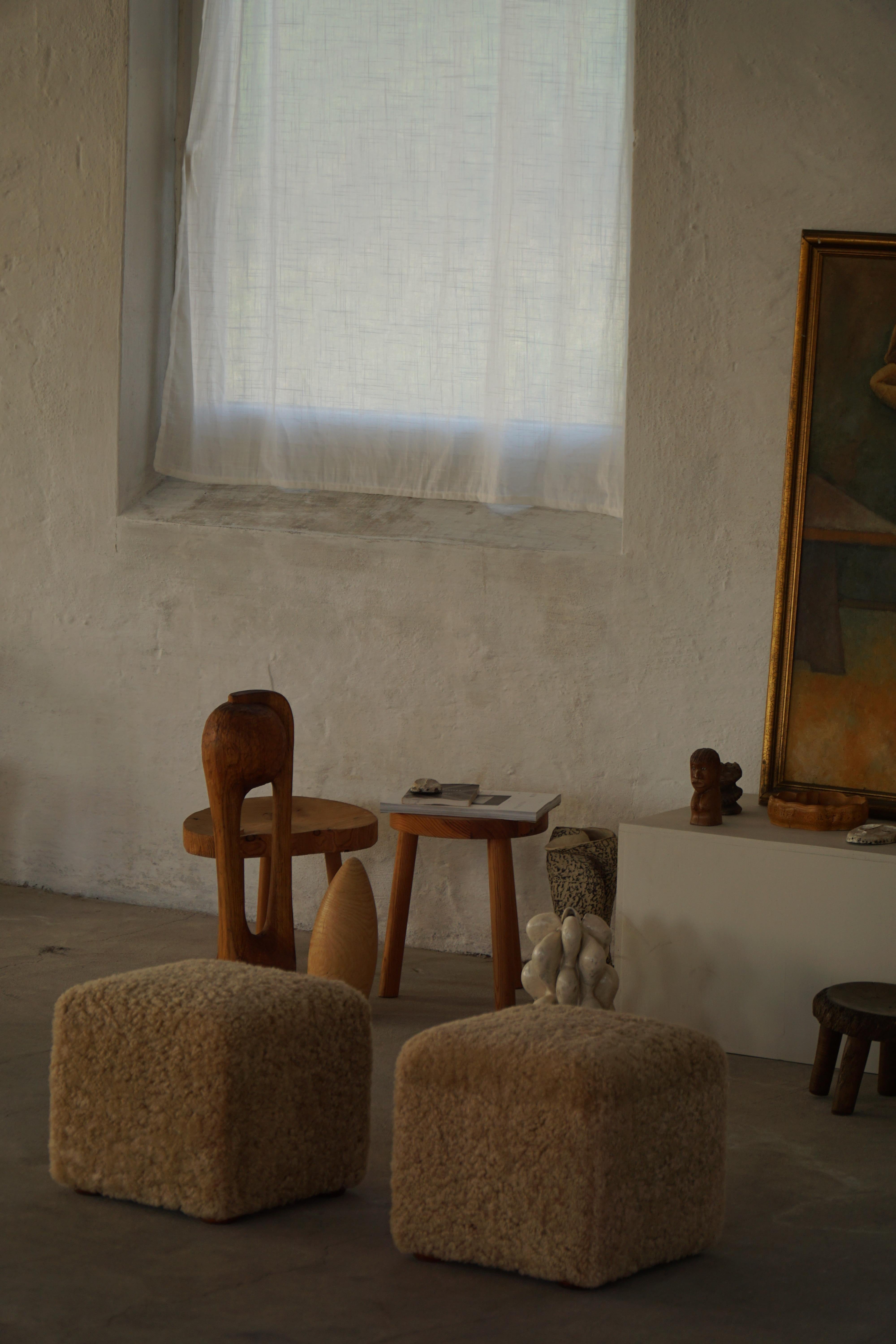Bois Paire de poufs / tabourets cubiques en laine d'agneau, 1960s en vente
