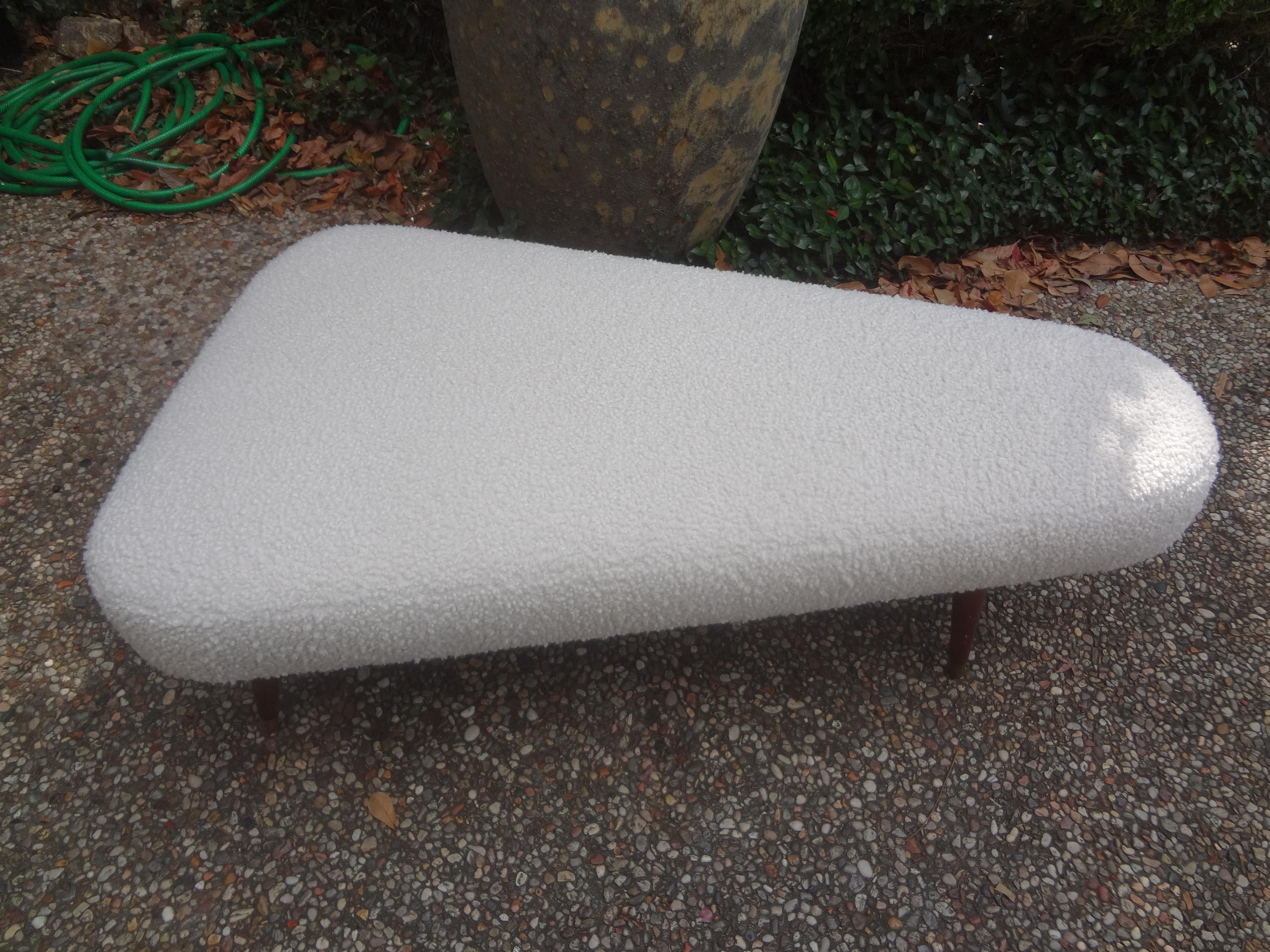 French Mid-Century Modern André Arbus Style Triangular Bench For Sale 1