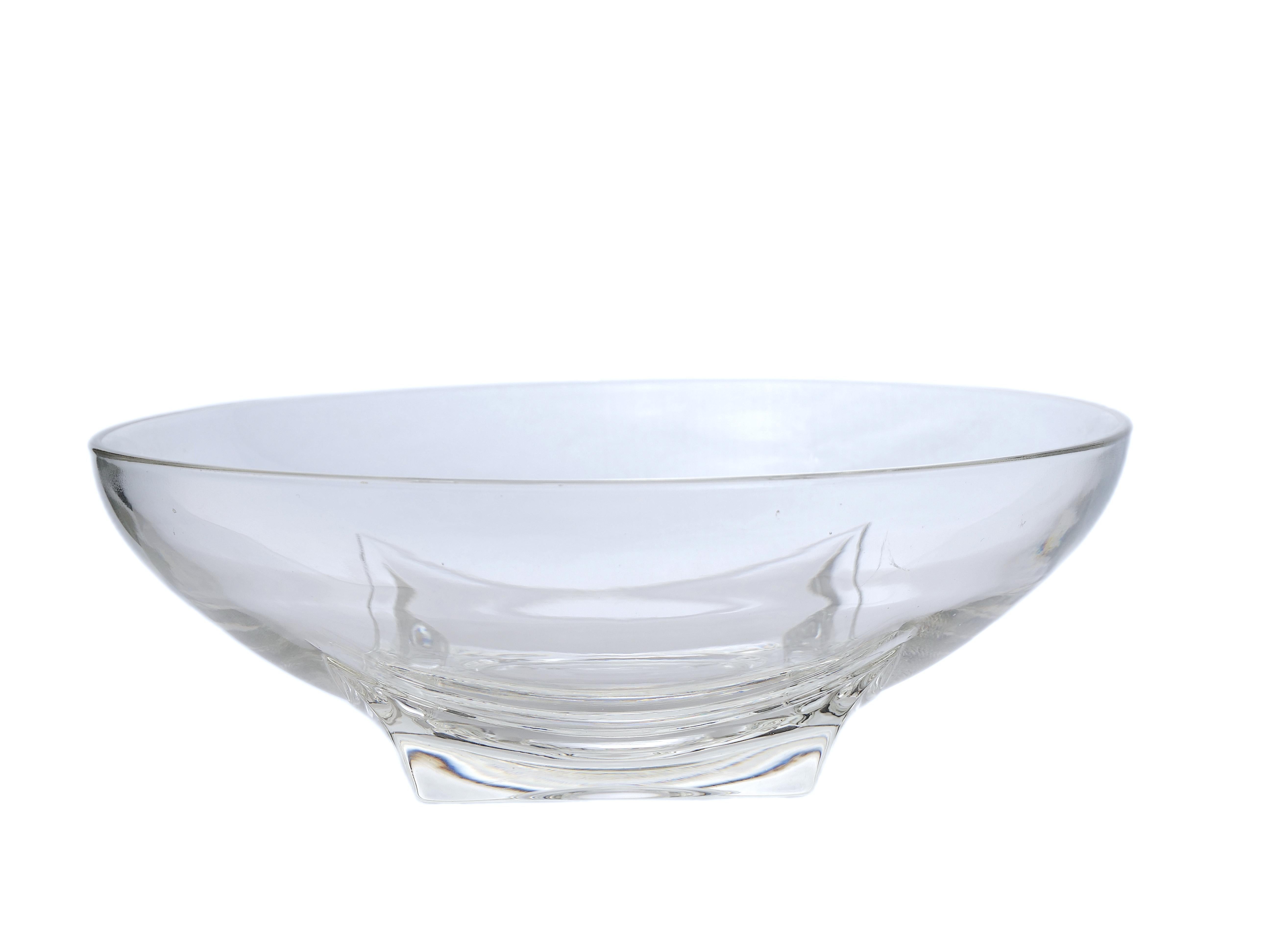 French Mid-Century Modern Art Deco Style Glass Centerpiece Bowl In Good Condition For Sale In Tarry Town, NY