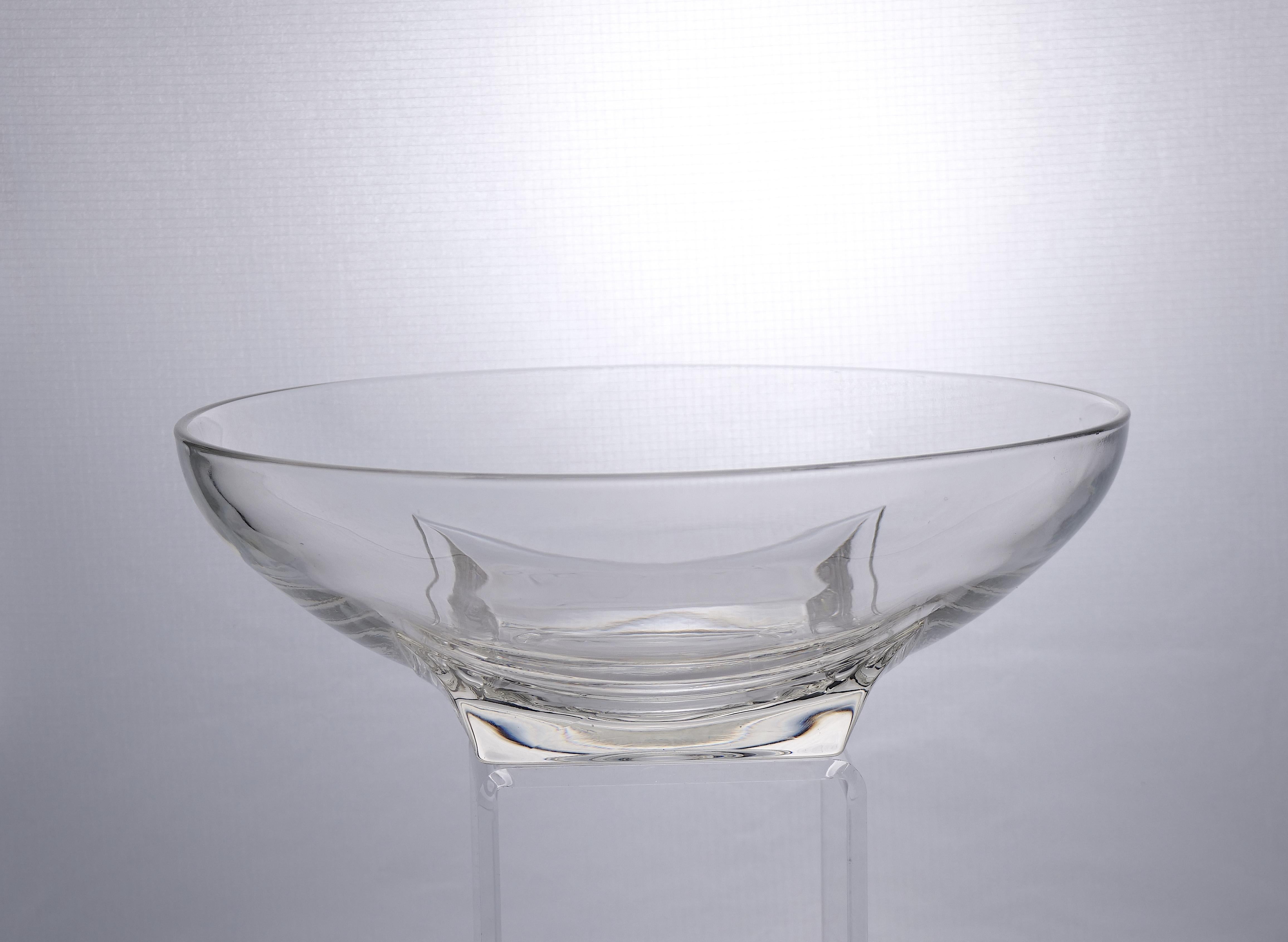 French Mid-Century Modern Art Deco Style Glass Centerpiece Bowl For Sale 4