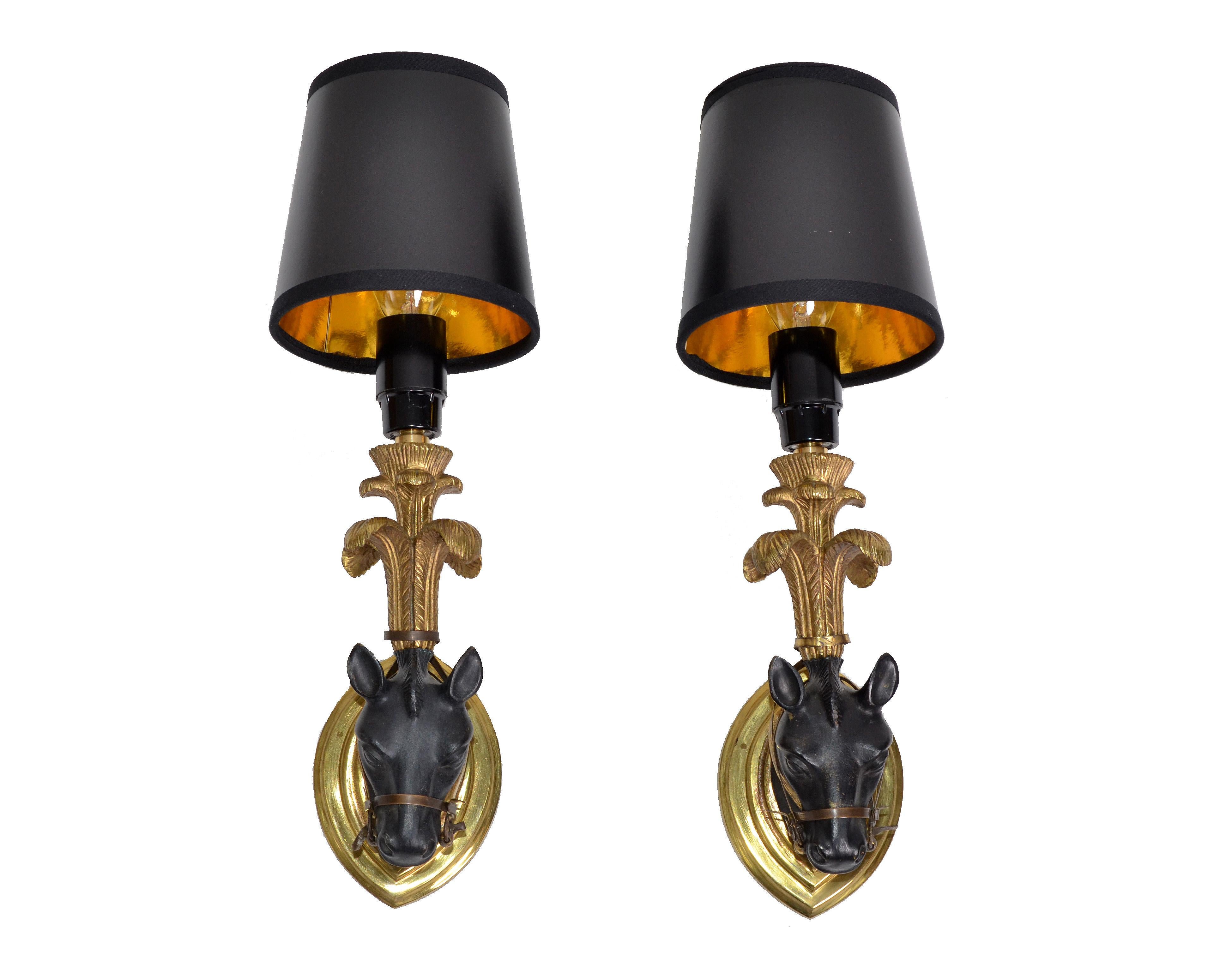 Superb pair of French Mid-Century Modern Bronze horse sconces, Wall Lamps from the late 1950s.
US rewired and in working condition.
1 bulb 25 watt max.
Measures: Back plate 3 inches W, 4.2 inches H.
Have a look on our impressive collection of French