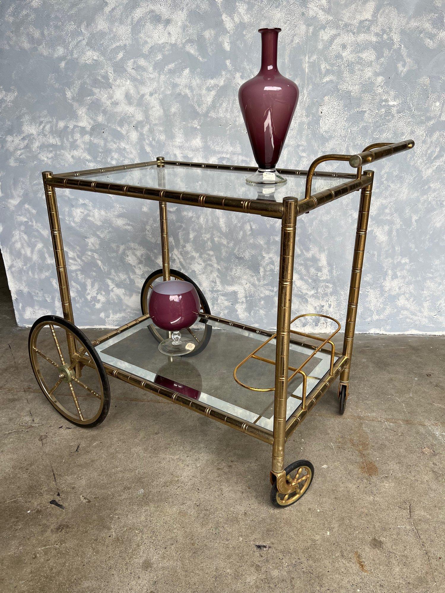 Chariot de bar en laiton français de style The Moderns Bon état - En vente à Buchanan, NY